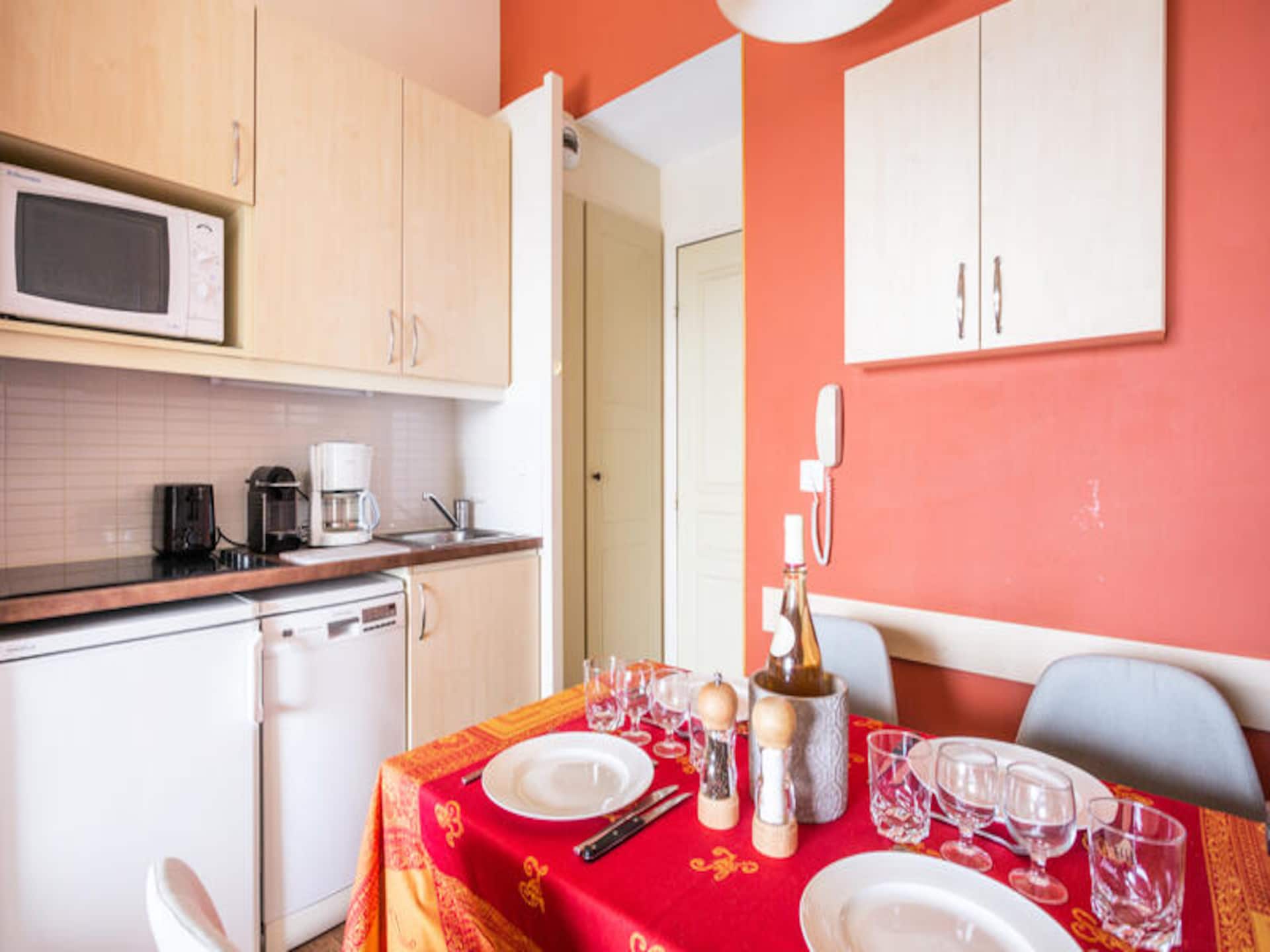 Bloemrijk appartement voor 5 personen nabij Saint-Tropez, op 500 meter van het strand - foto 23