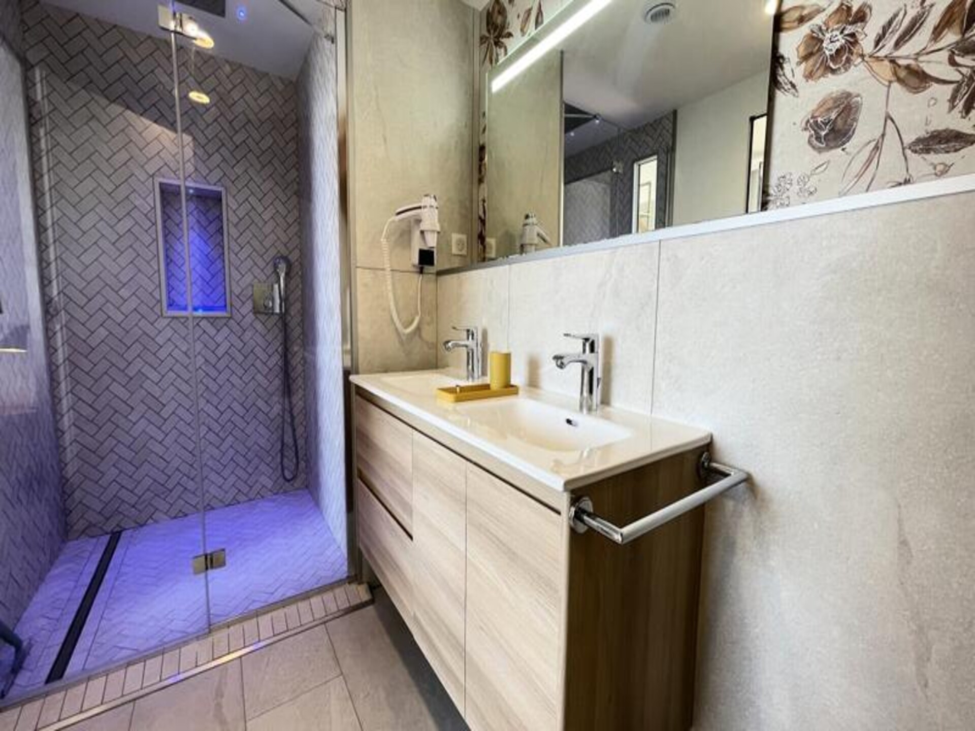 Elegant T4-appartement met zeezicht en spa in Pornichet - foto 19