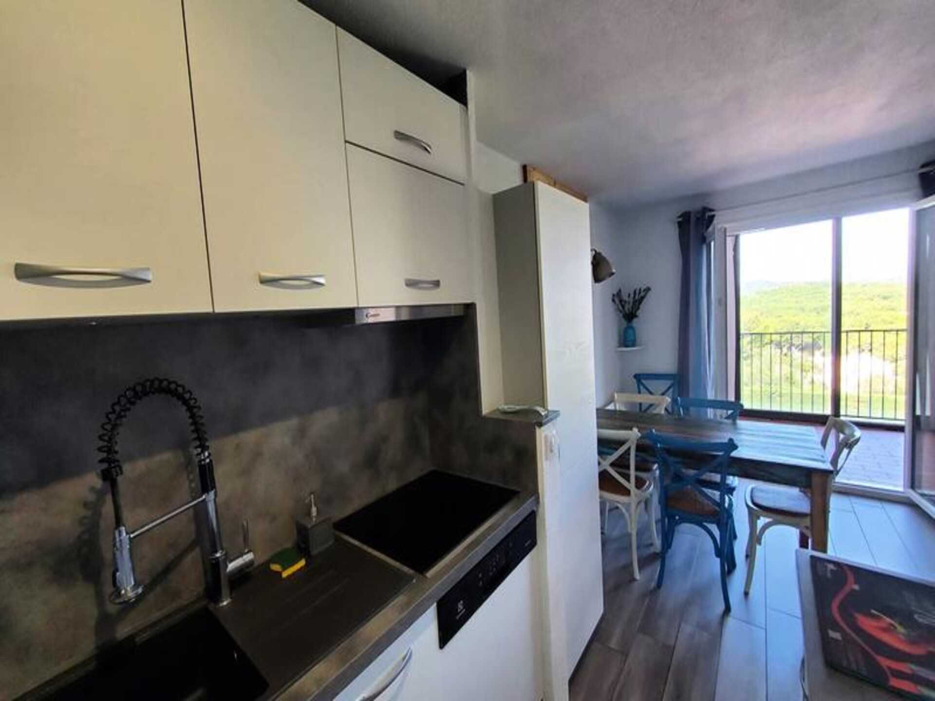 Licht appartement met zwembad en zeezicht bij het strand van Saint-Mandrier - foto 10