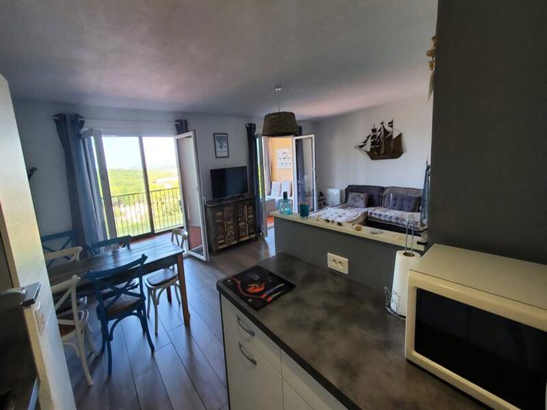 Licht appartement met zwembad en zeezicht bij het strand van Saint-Mandrier - foto 11