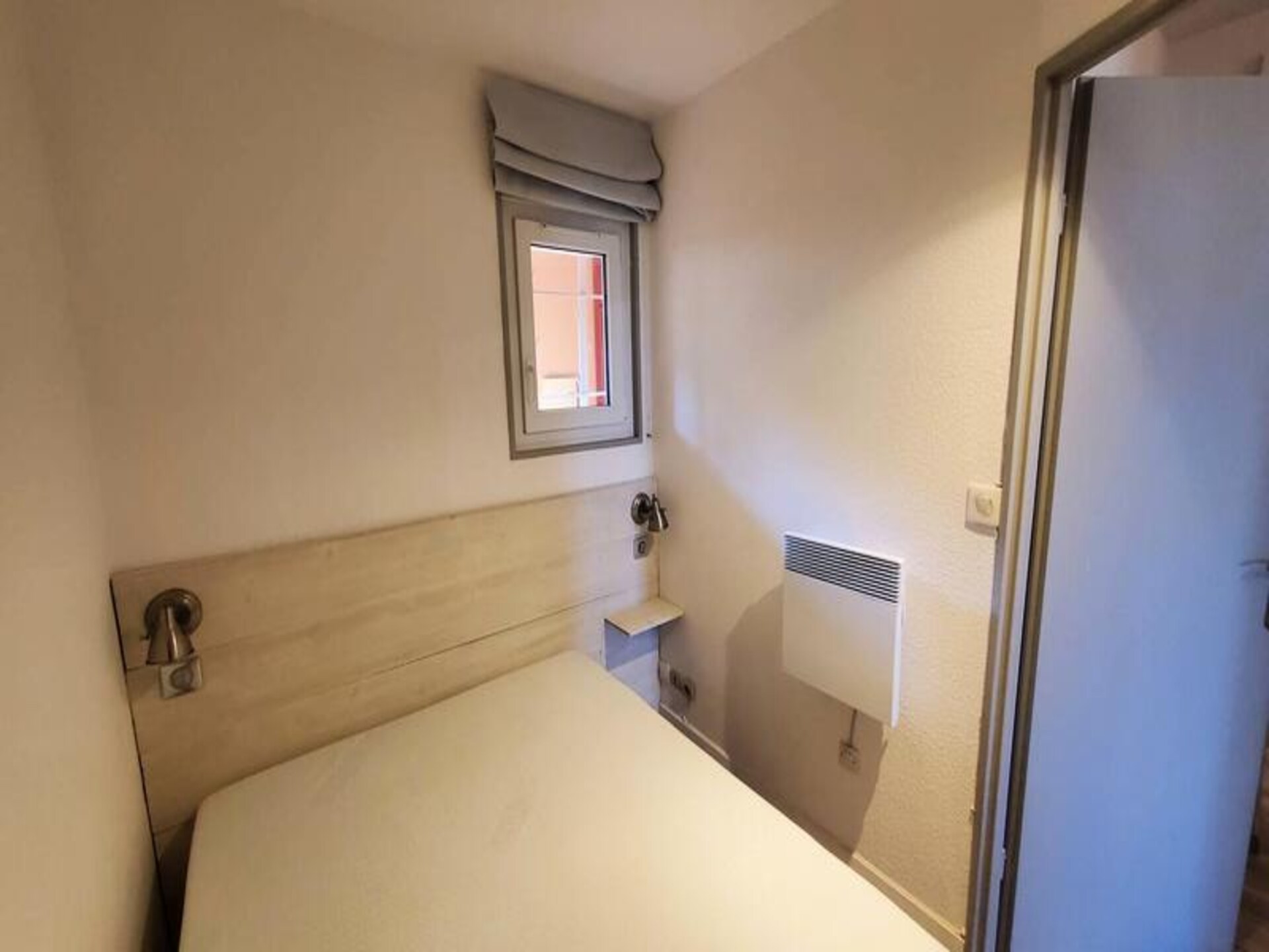 Licht appartement met zwembad en zeezicht bij het strand van Saint-Mandrier - foto 15