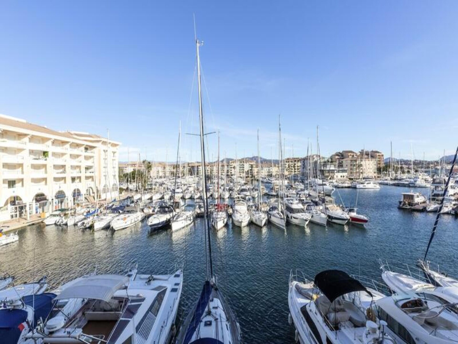 Appartement met zeezicht op 50m van het strand in Fréjus - foto 15