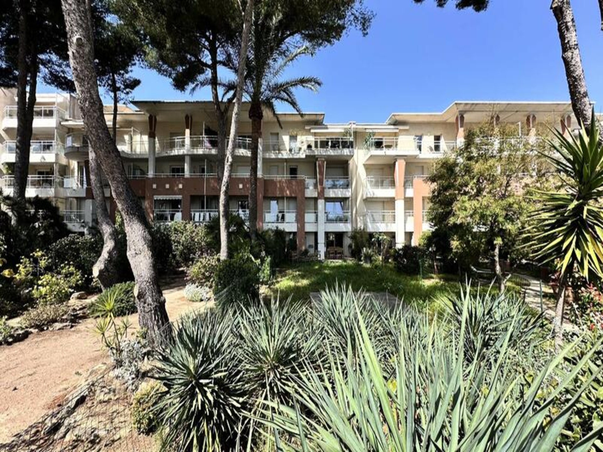 Modern appartement met zeezicht en zwembad aan de haven van Hyères - foto 3