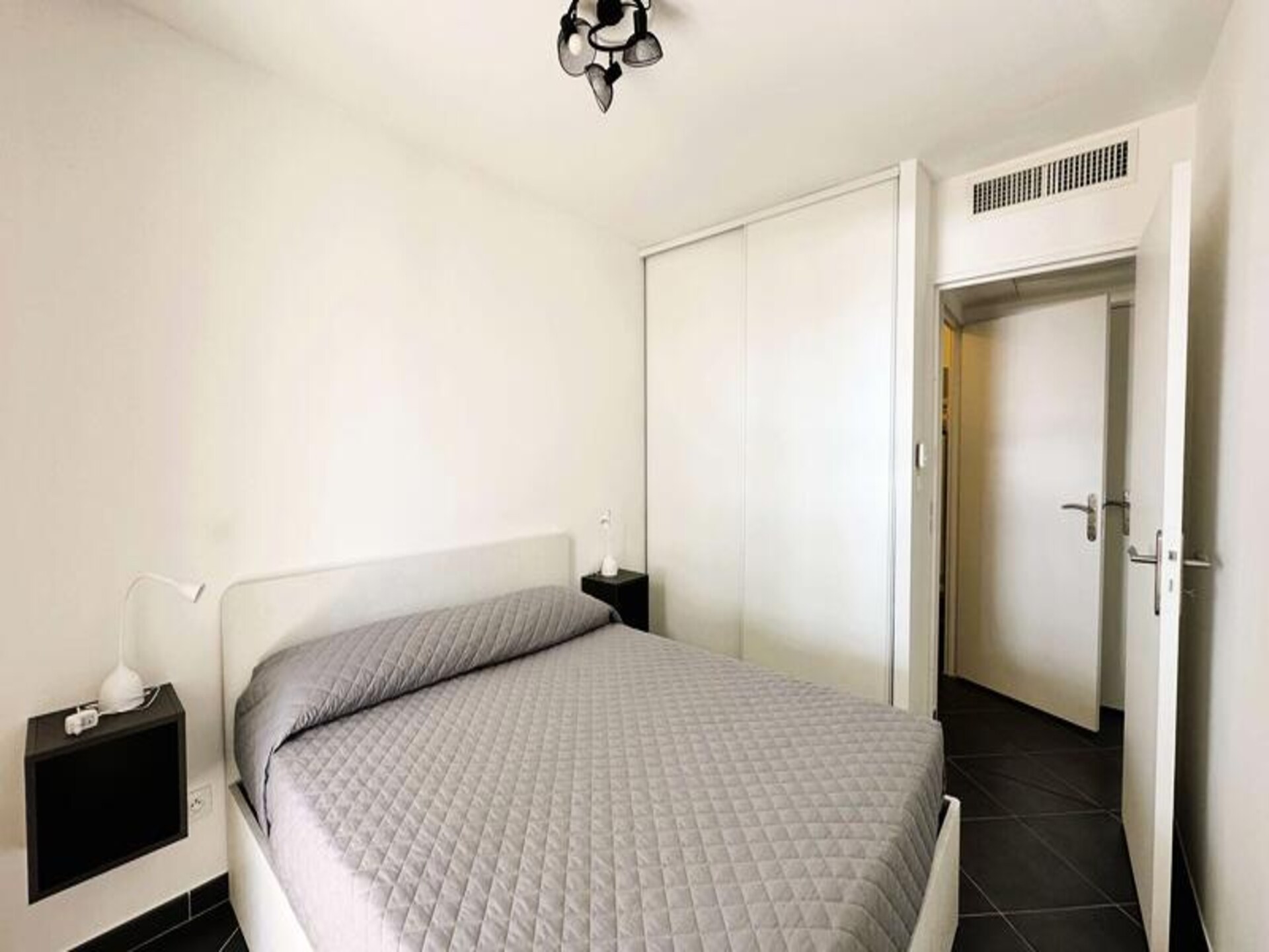 Modern appartement met zeezicht en zwembad aan de haven van Hyères - foto 12