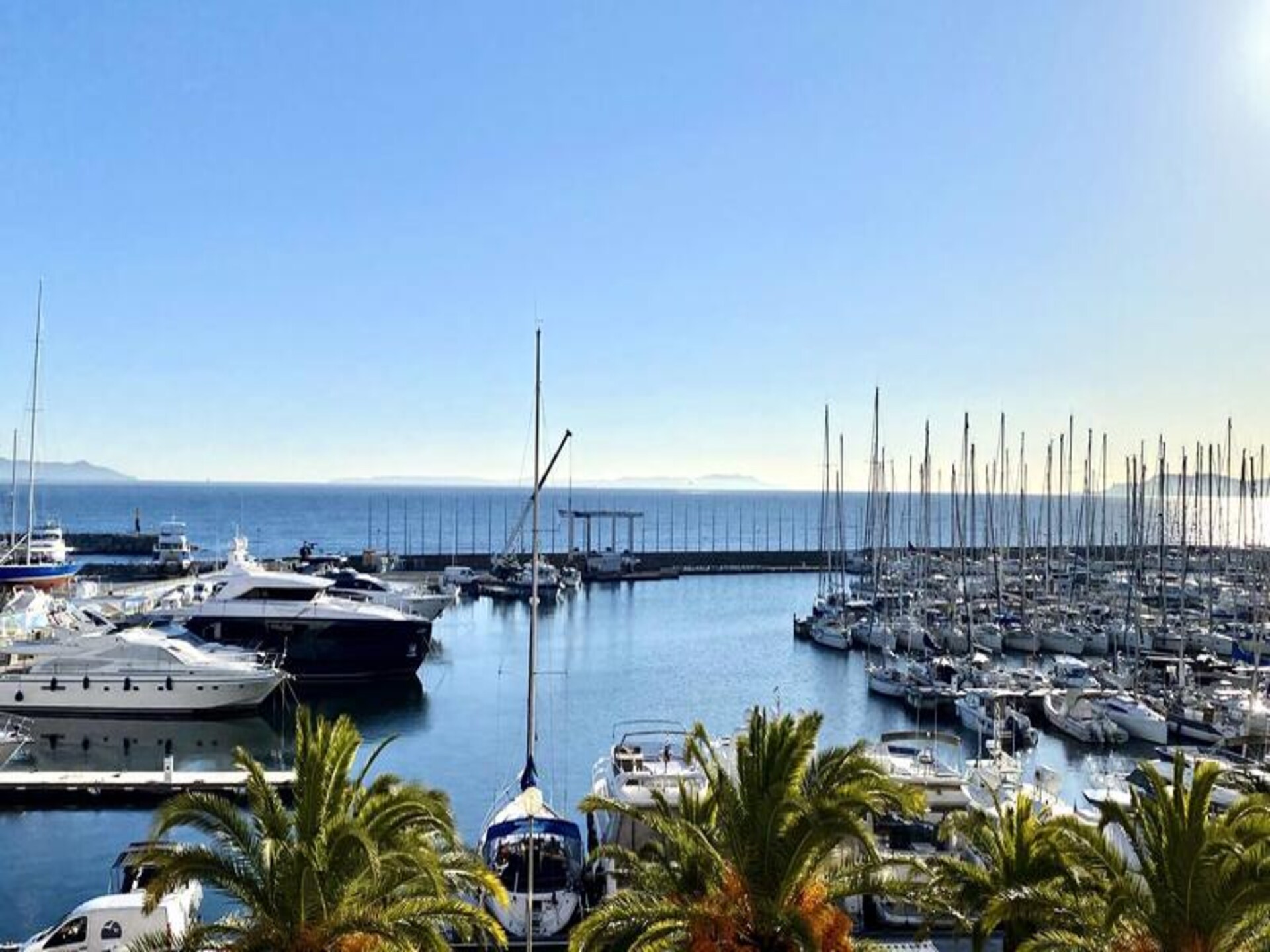 Modern appartement met zeezicht en zwembad aan de haven van Hyères - foto 14