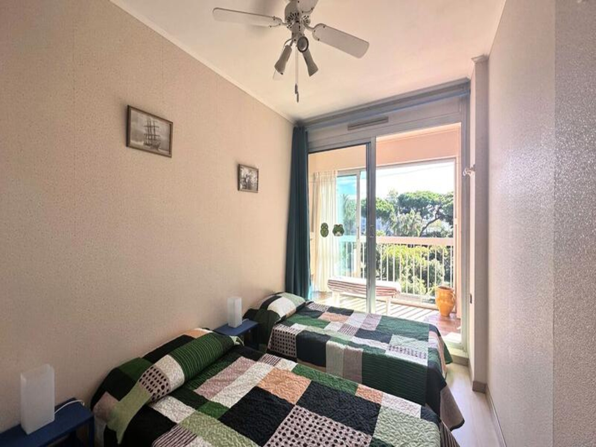 Licht appartement aan de haven van Hyères met zwembad en terras - foto 13