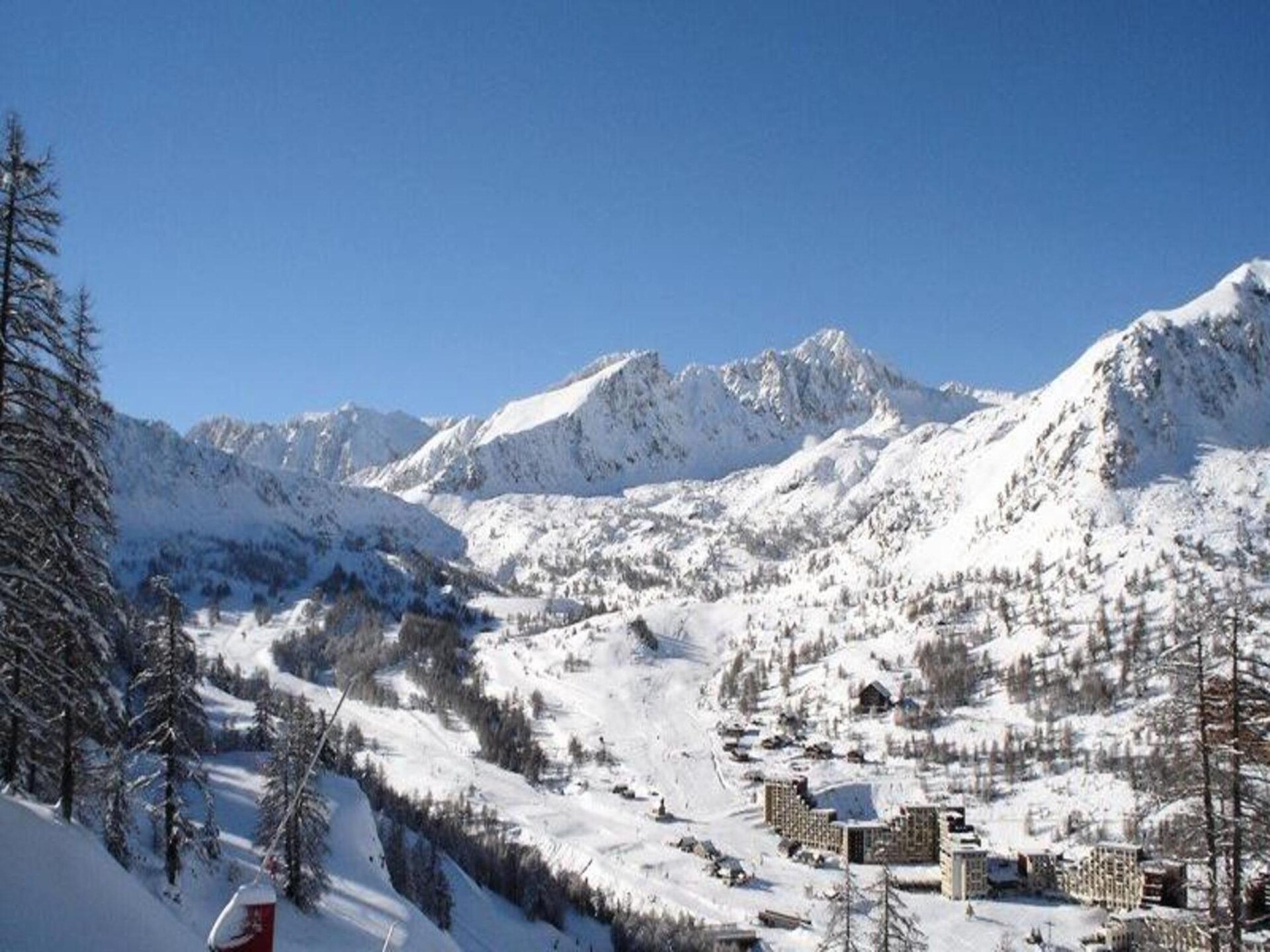 Gerenoveerd appartement aan de piste in Isola met ruim balkon - foto 5