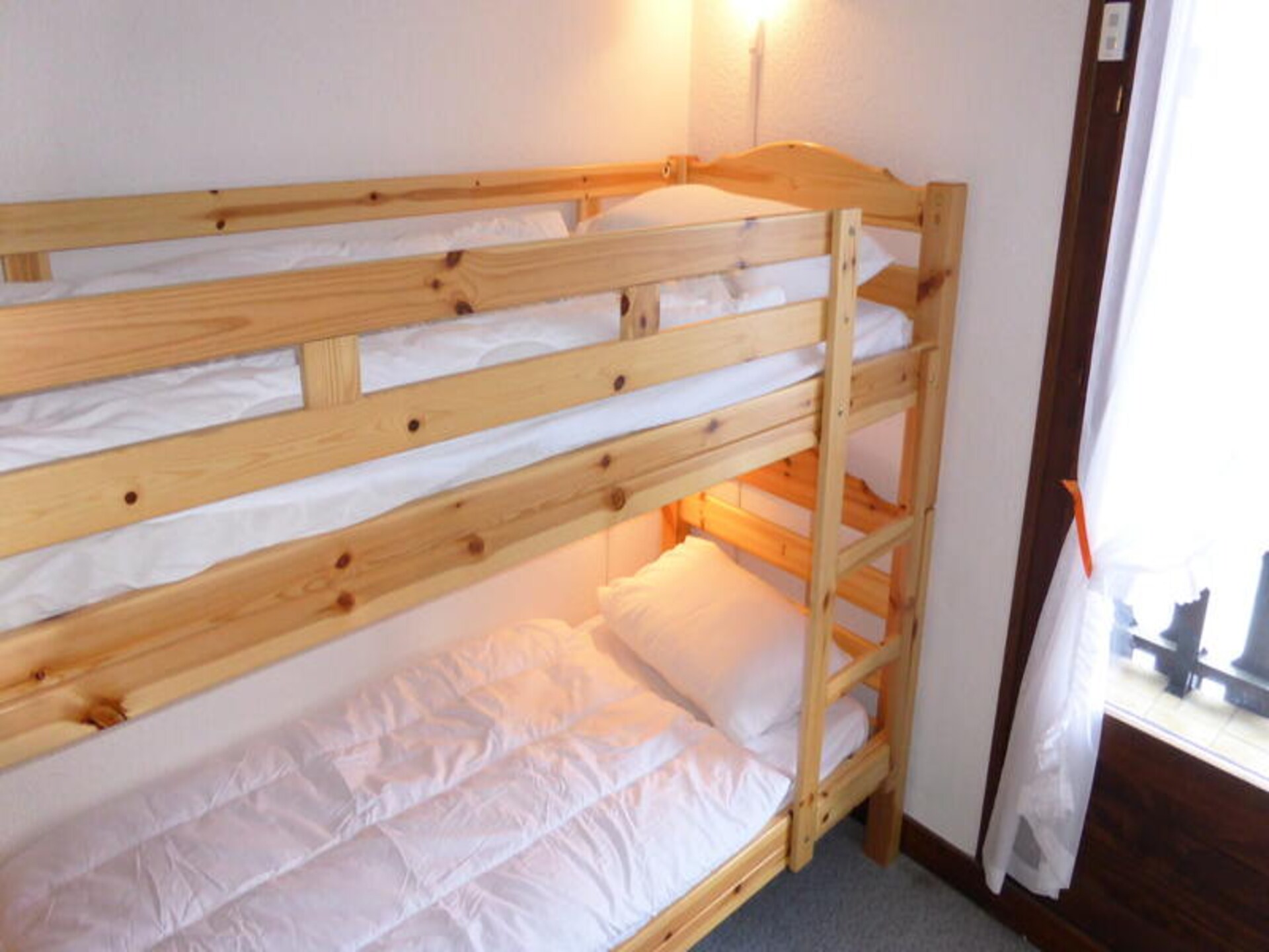 Ruim 8-persoons appartement met balkon direct aan de piste in Les Contamines - foto 7