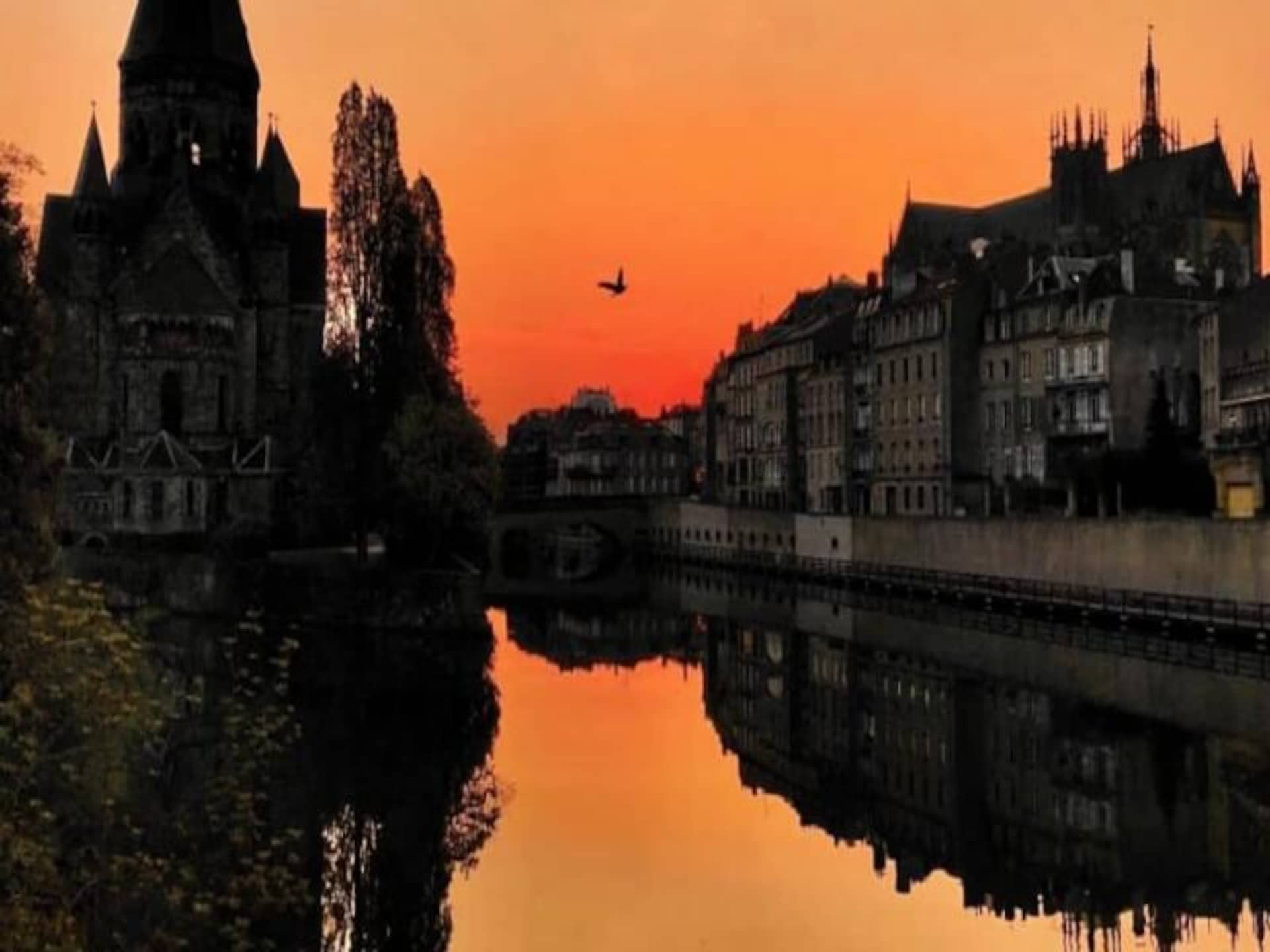 Au Fil De L'eau: Romantisch appartement met uitzicht op de Tempel Neuf in Metz - foto 32