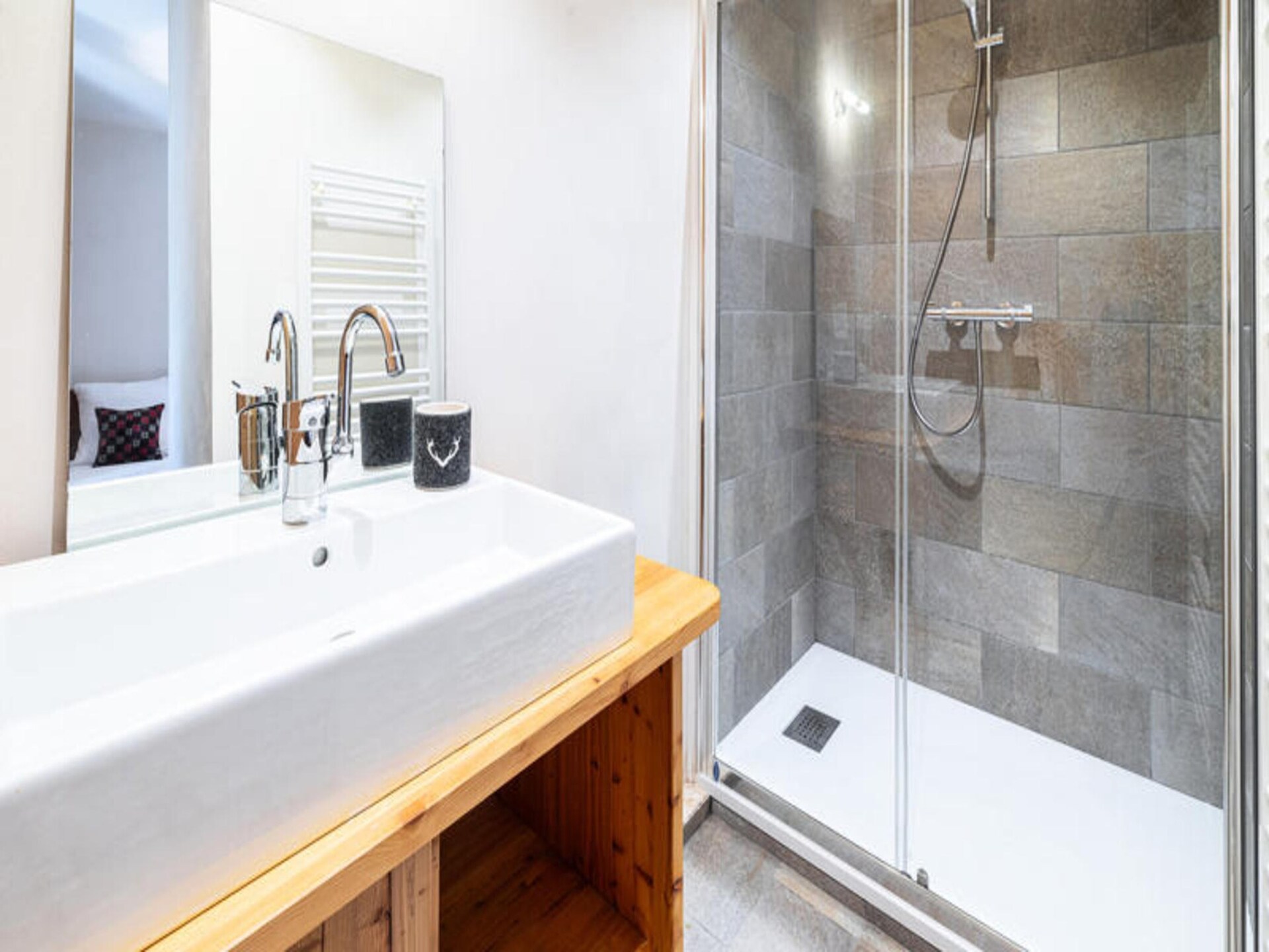 Gerenoveerd 4-persoons appartement in het hart van Le Monêtier-les-Bains - foto 7
