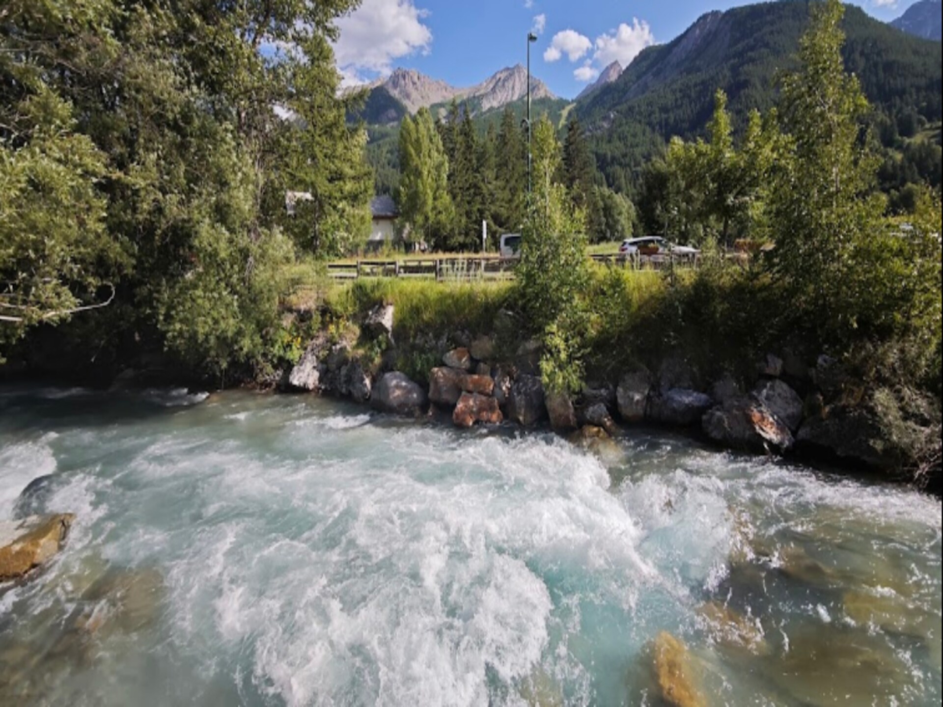 Ruim chalet voor 9 in Le Monêtier-les-Bains met tuin en bergzicht - foto 35