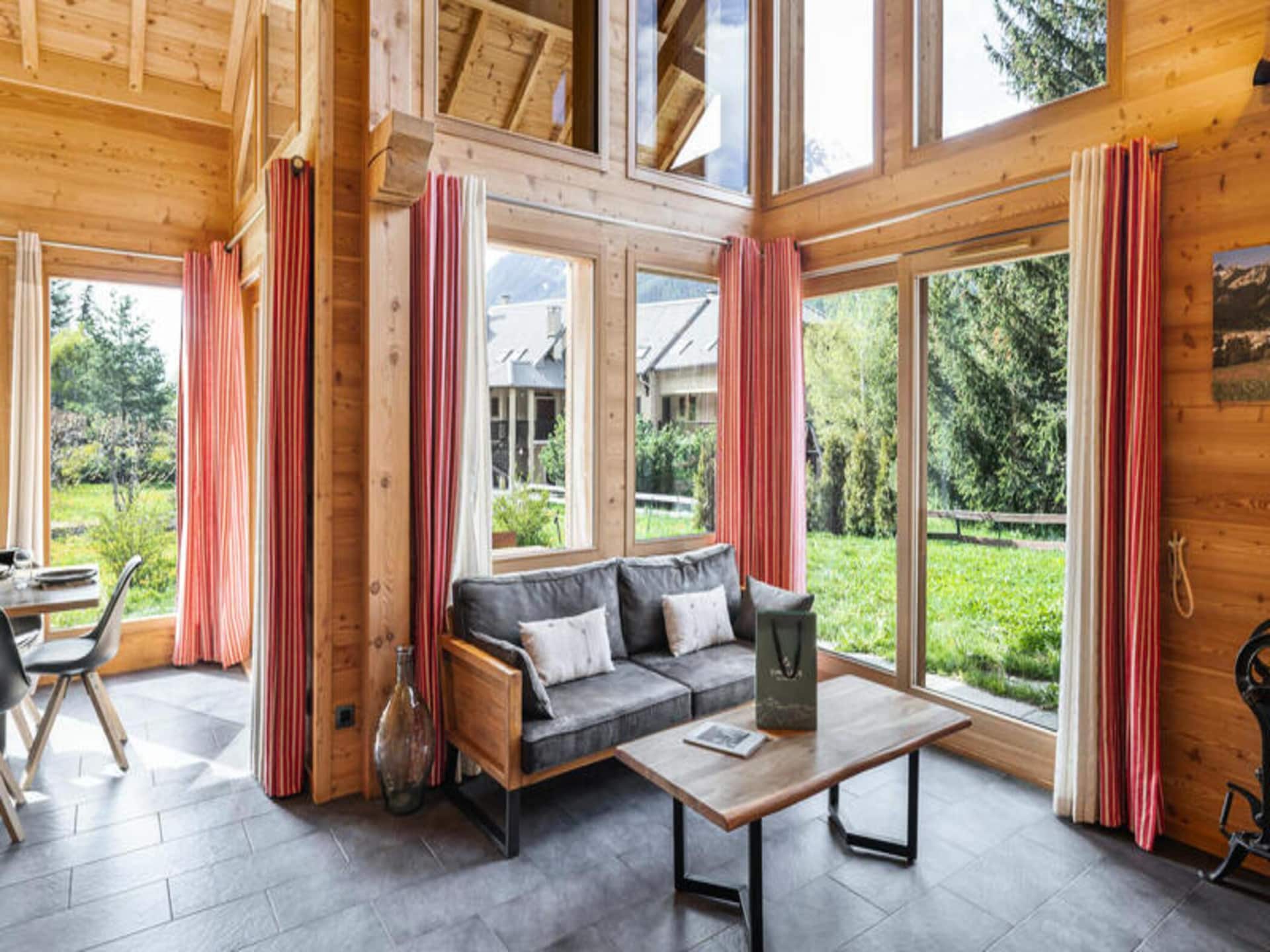 Ruim chalet voor 9 in Le Monêtier-les-Bains met tuin en bergzicht - foto 22