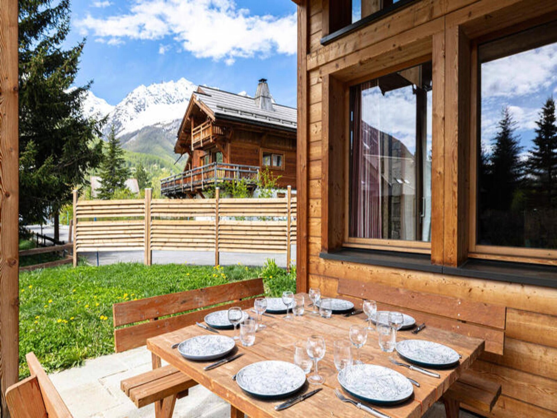 Ruim chalet voor 9 in Le Monêtier-les-Bains met tuin en bergzicht - foto 16