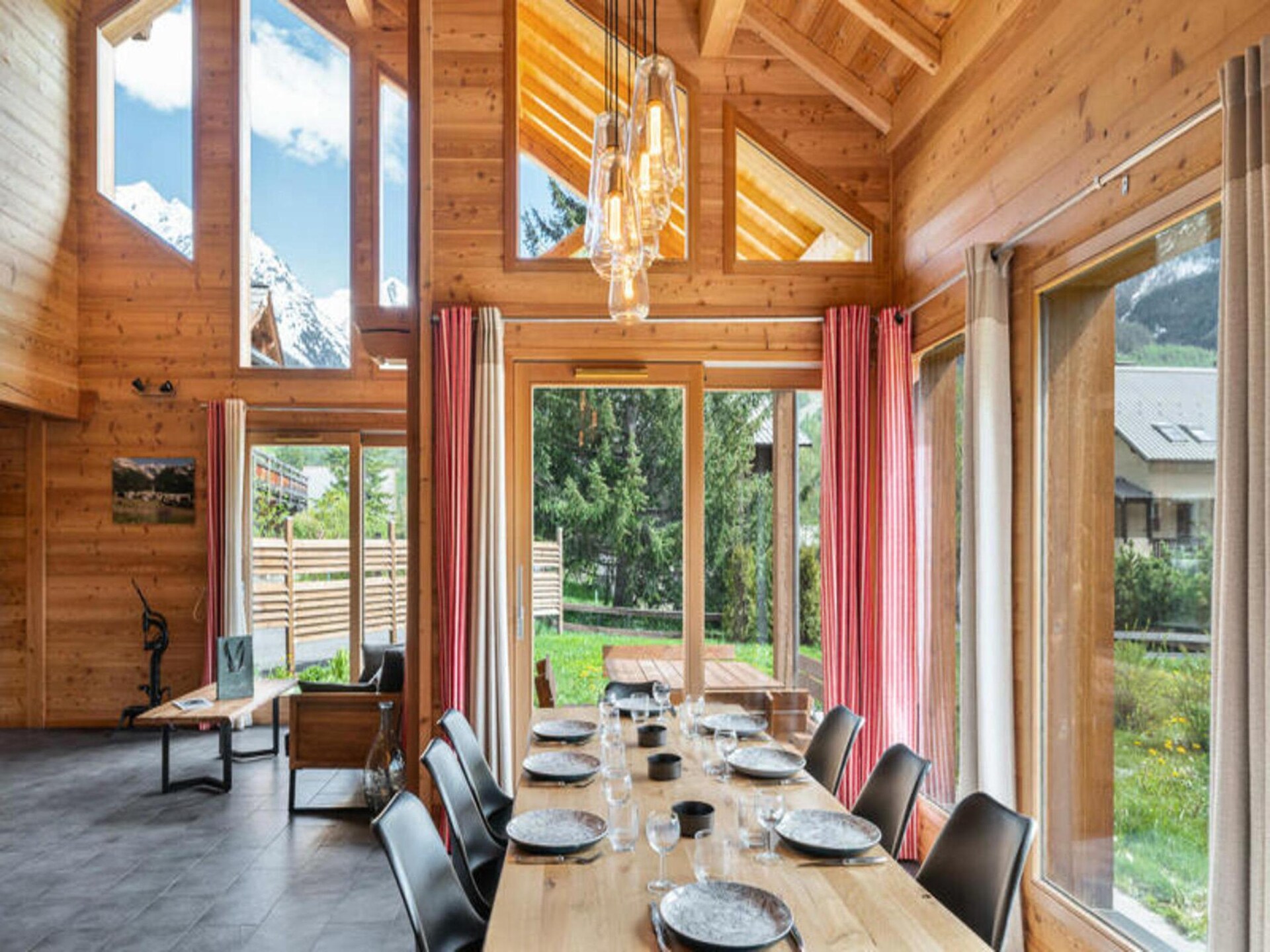 Ruim chalet voor 9 in Le Monêtier-les-Bains met tuin en bergzicht - foto 32