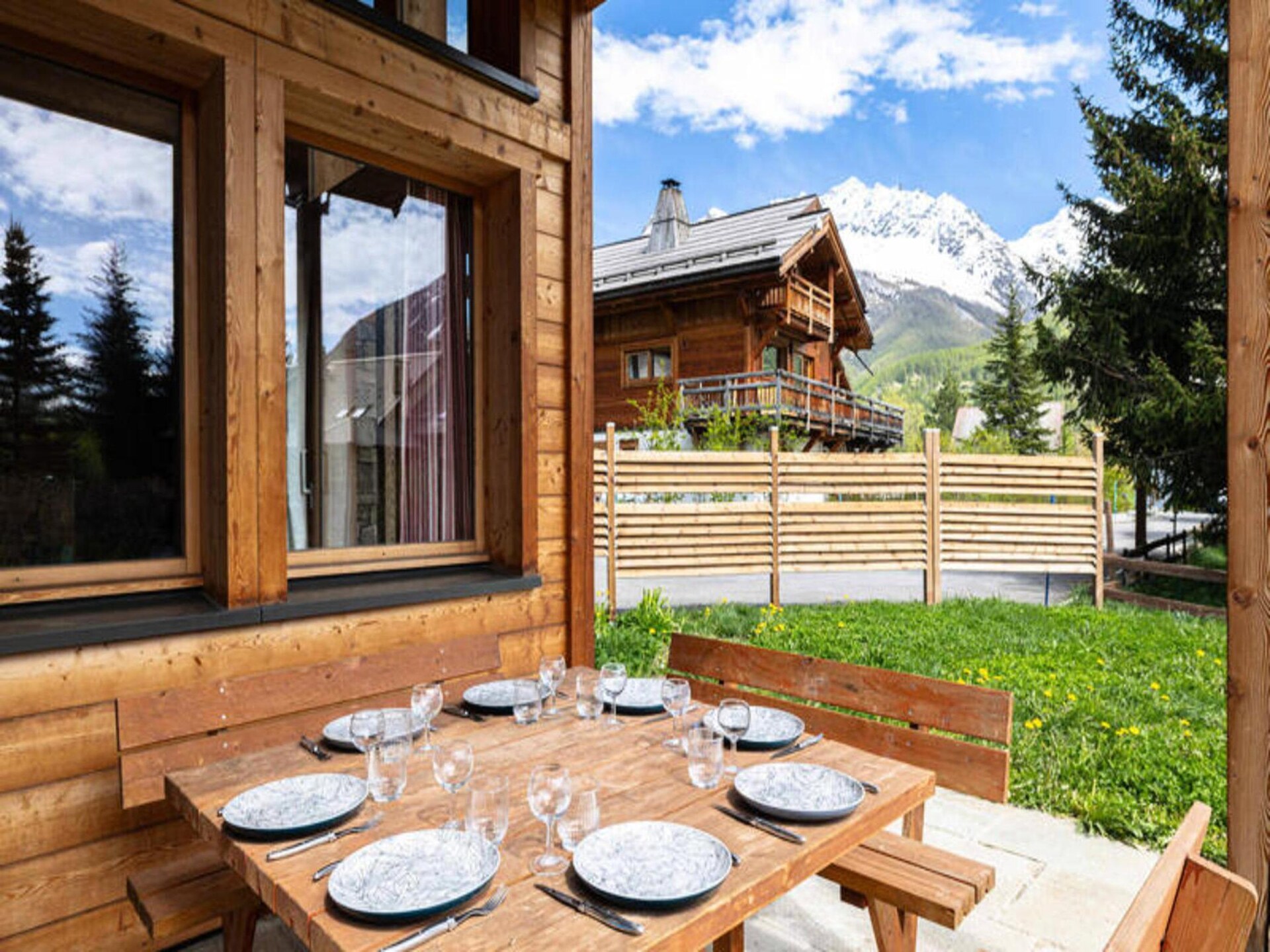 Ruim chalet voor 9 in Le Monêtier-les-Bains met tuin en bergzicht - foto 9