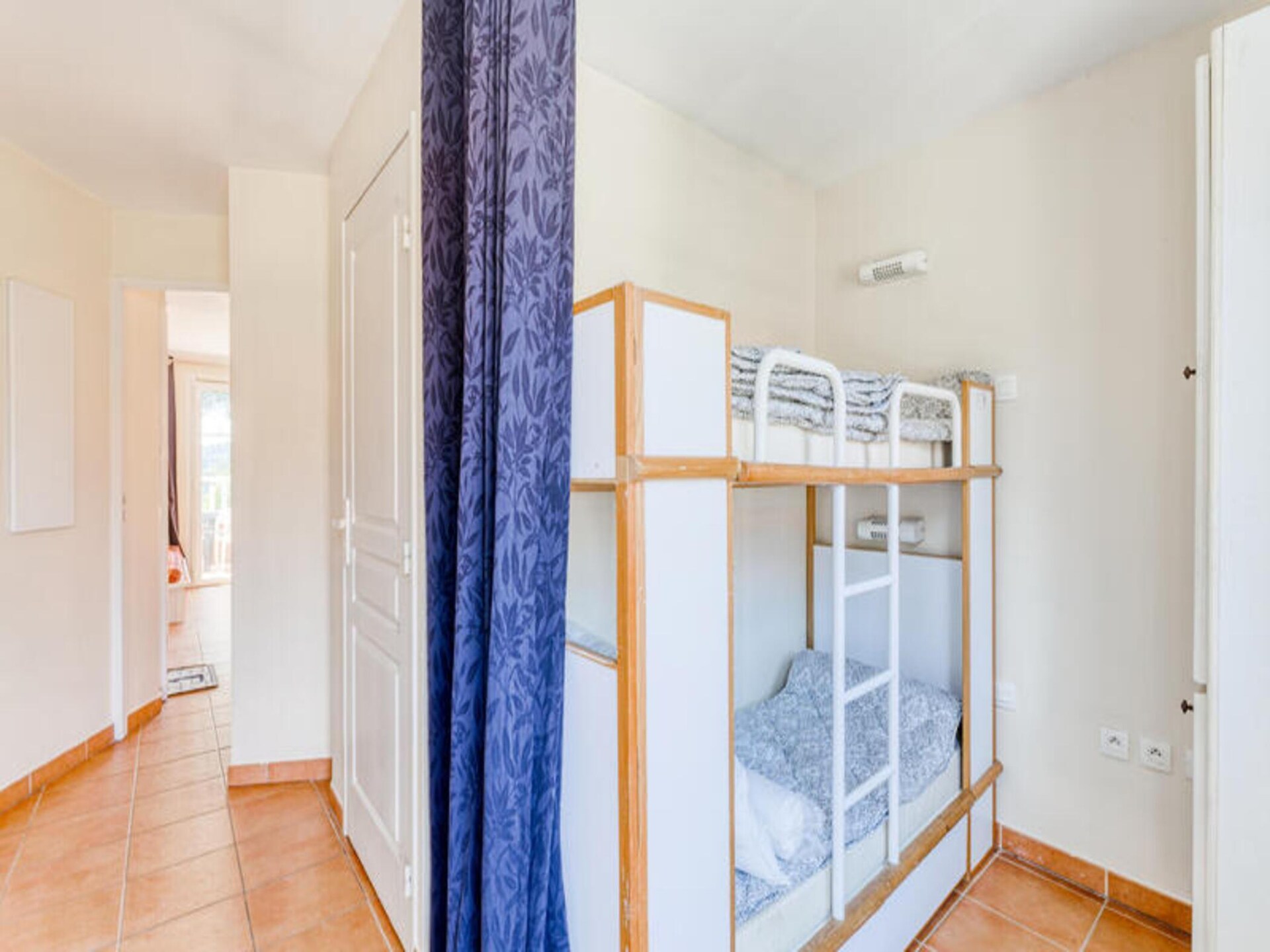 Knus appartement bij het meer op 4 km van de Middellandse Zee - foto 11