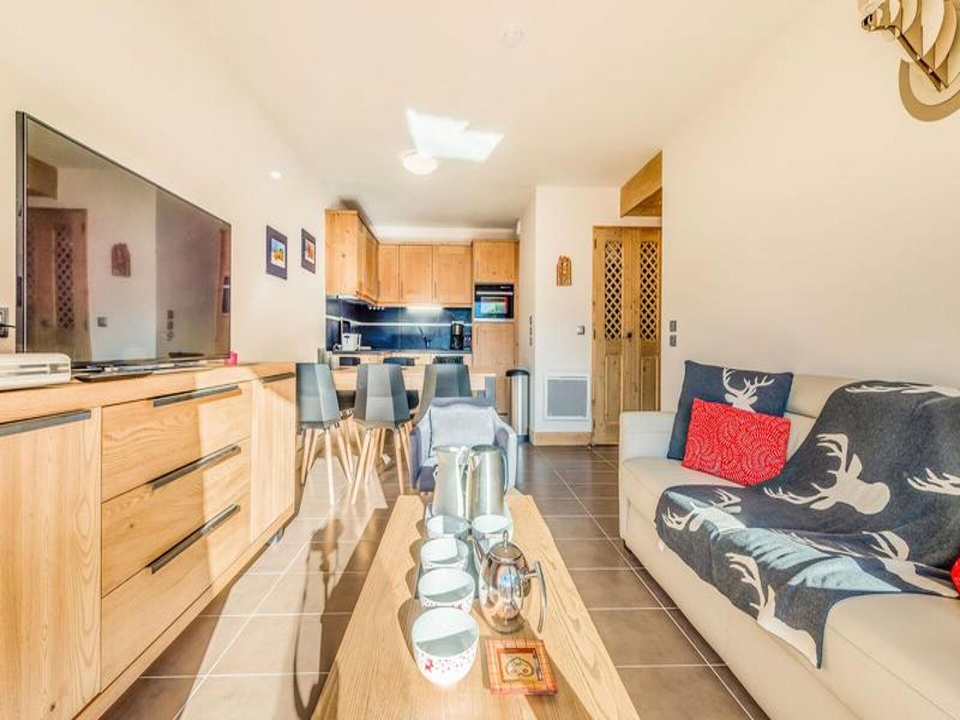 Ruim 6-persoons appartement met zuidbalkon op 20 meter van de gondel - foto 3