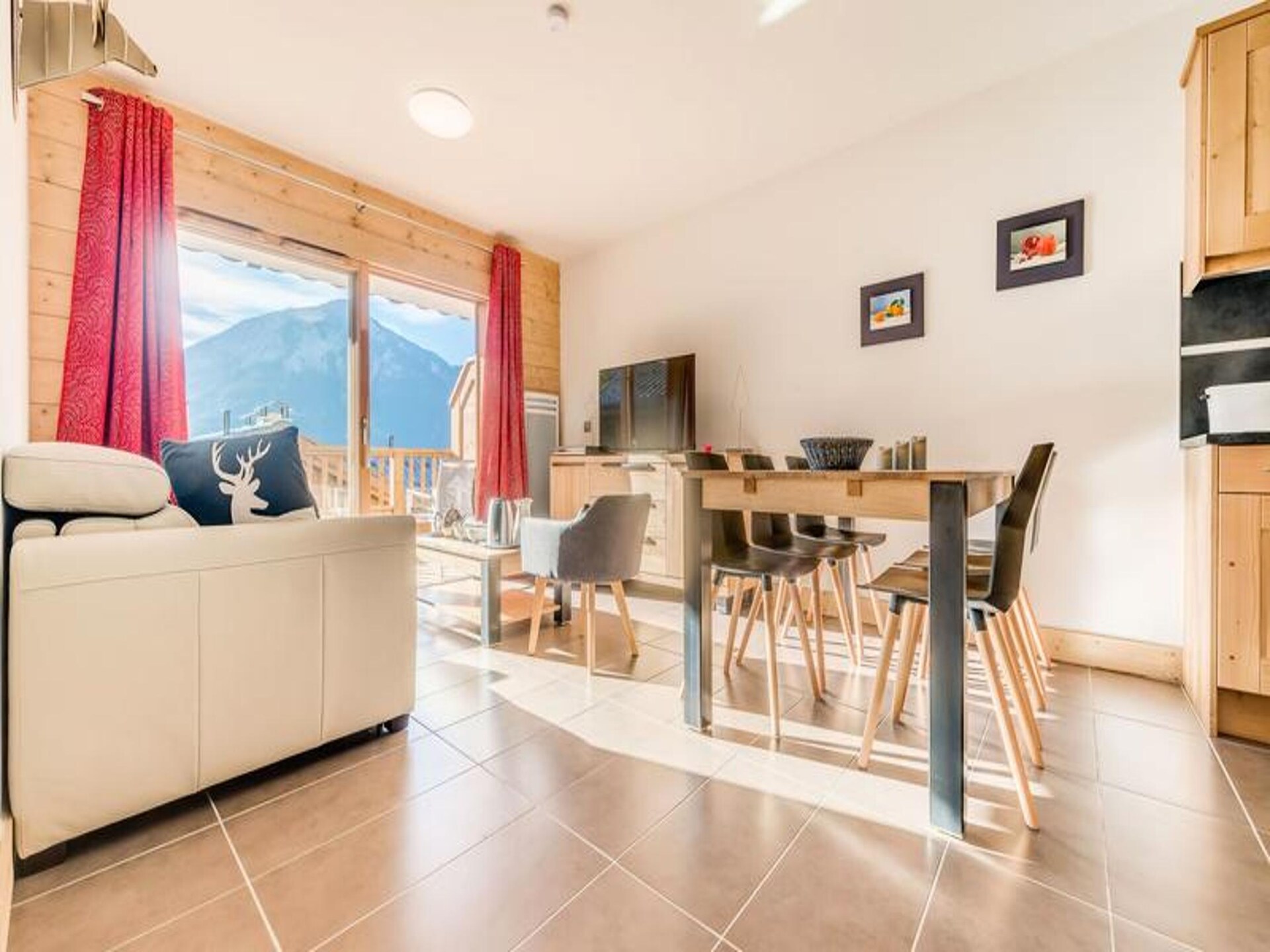 Ruim 6-persoons appartement met zuidbalkon op 20 meter van de gondel - foto 5
