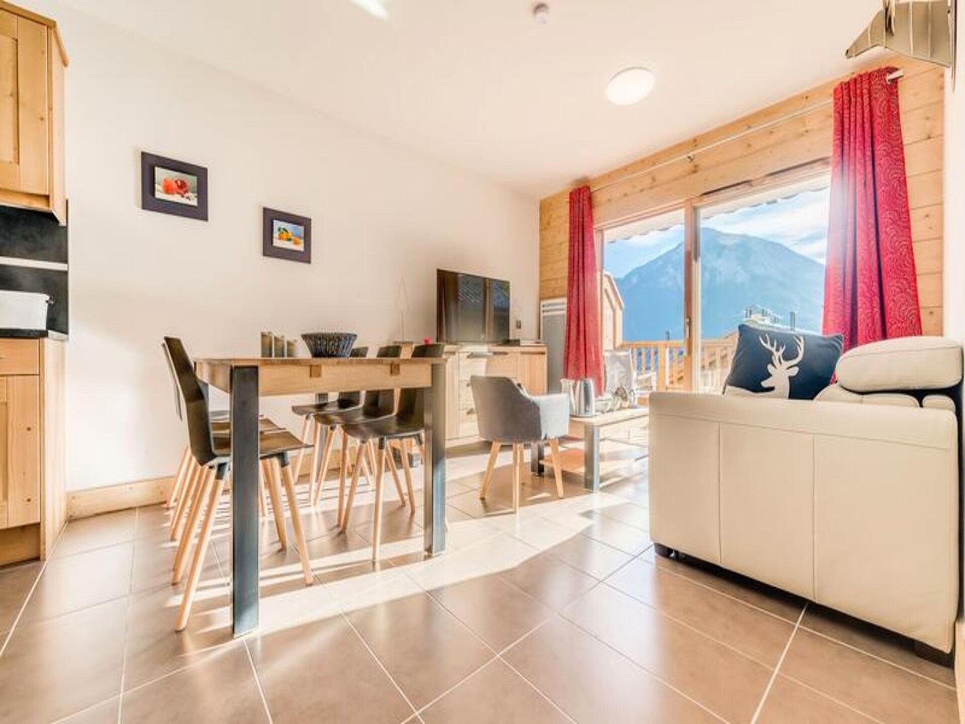 Ruim 6-persoons appartement met zuidbalkon op 20 meter van de gondel - foto 6