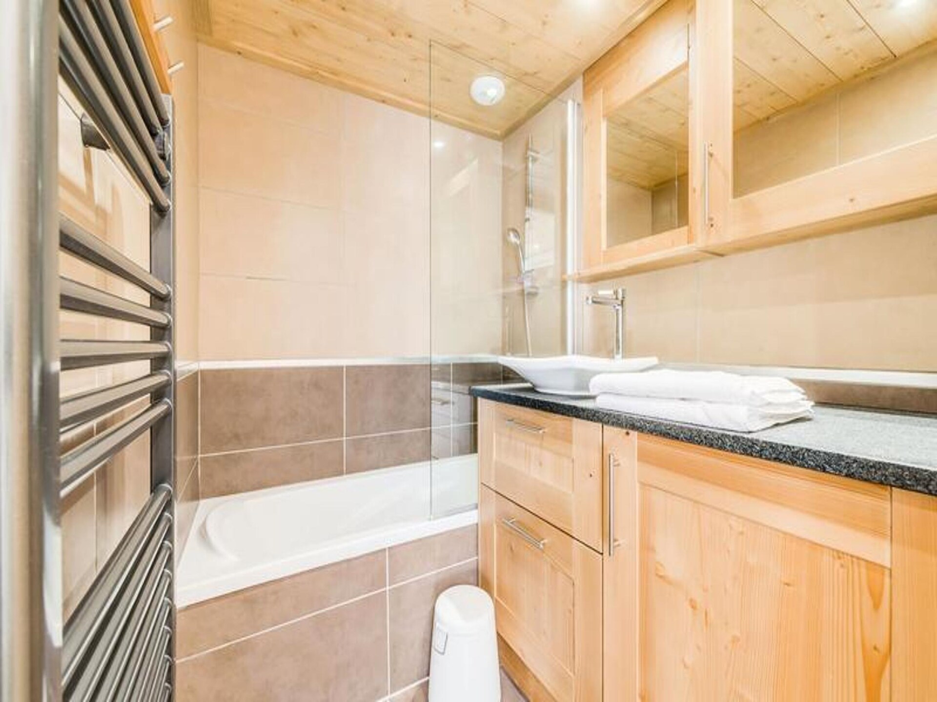 Ruim 6-persoons appartement met zuidbalkon op 20 meter van de gondel - foto 20