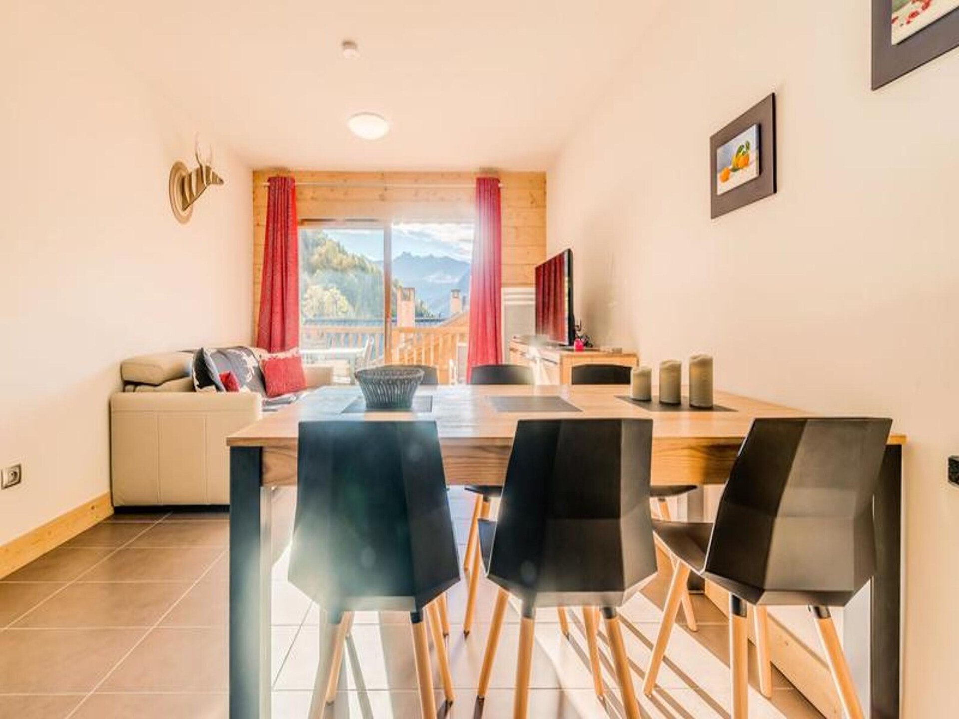 Ruim 6-persoons appartement met zuidbalkon op 20 meter van de gondel - foto 7