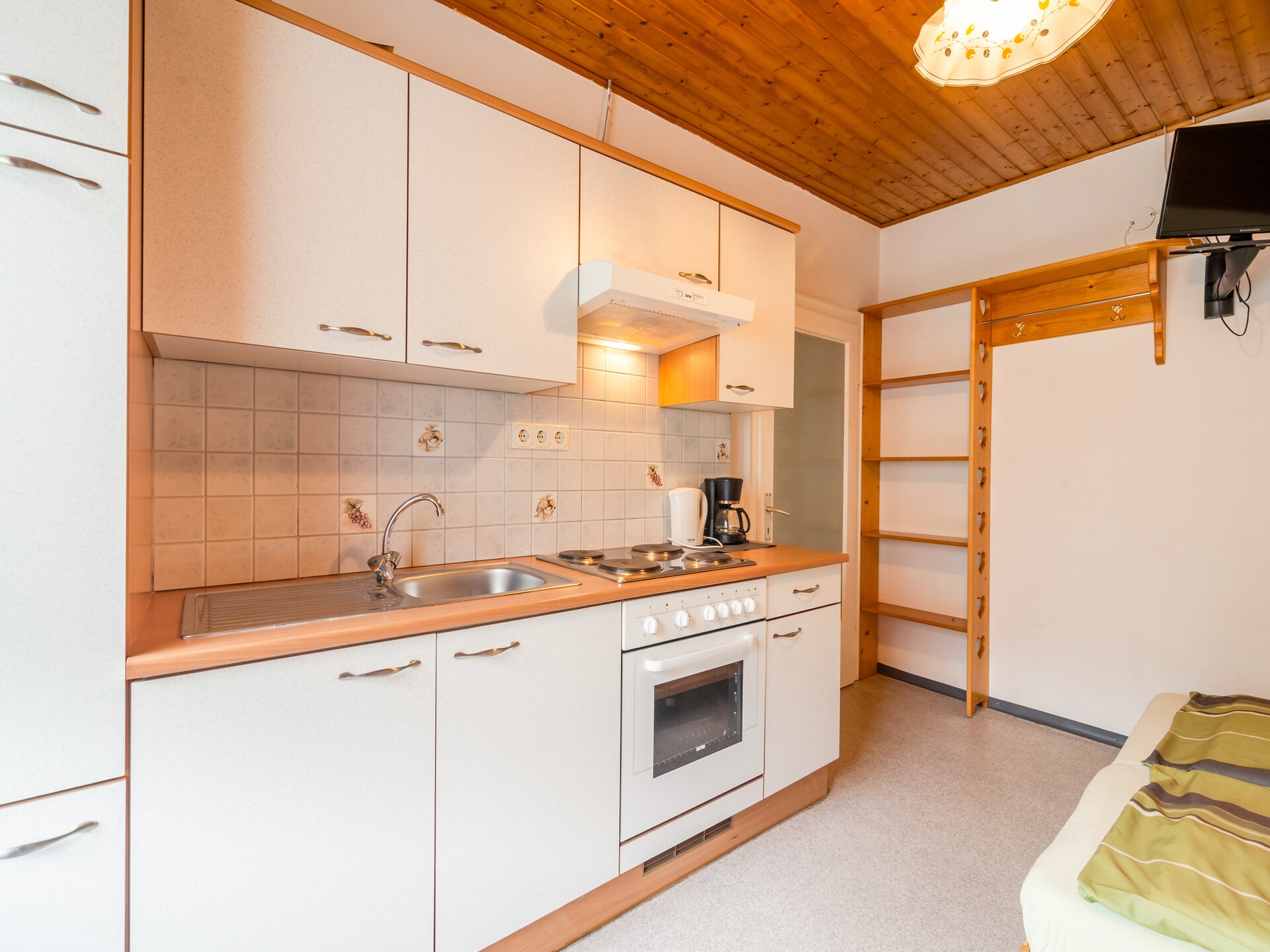 Zonnig appartement met balkon en zwembad, vlakbij skigebied Nassfeld - foto 10