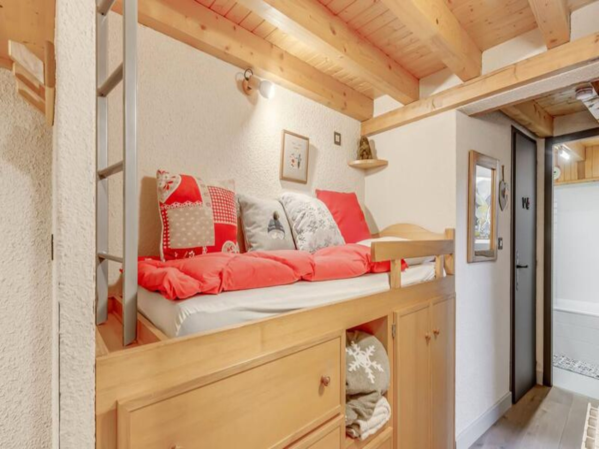 Modern appartement op 4e verdieping met balkon, direct aan de gondel - foto 24