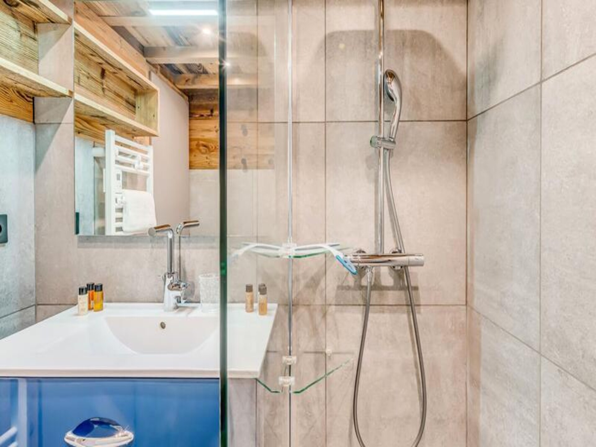Modern appartement op 4e verdieping met balkon, direct aan de gondel - foto 28