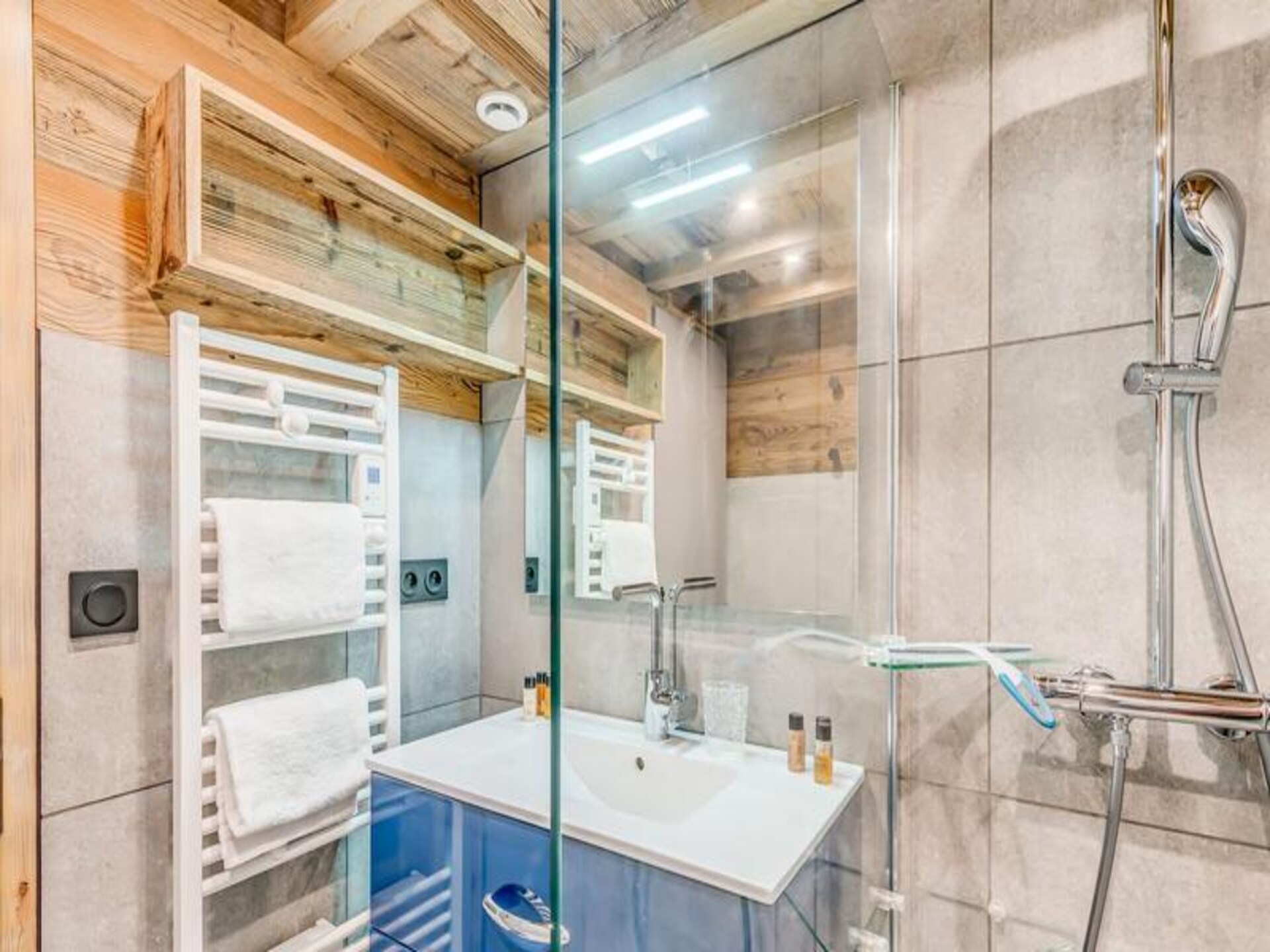 Modern appartement op 4e verdieping met balkon, direct aan de gondel - foto 29