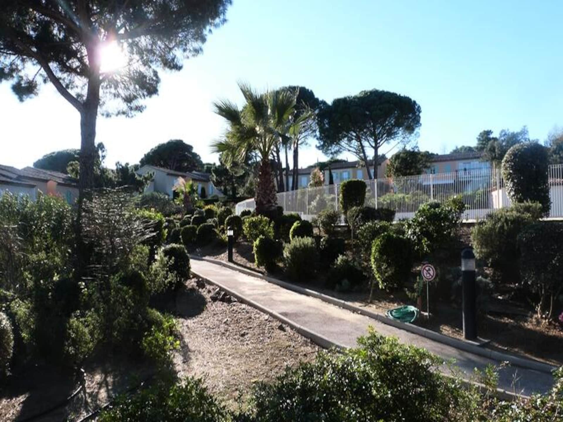 Ruim halfvrijstaand vakantiehuis voor 7 personen met tuin, vlakbij Saint-Tropez - foto 15
