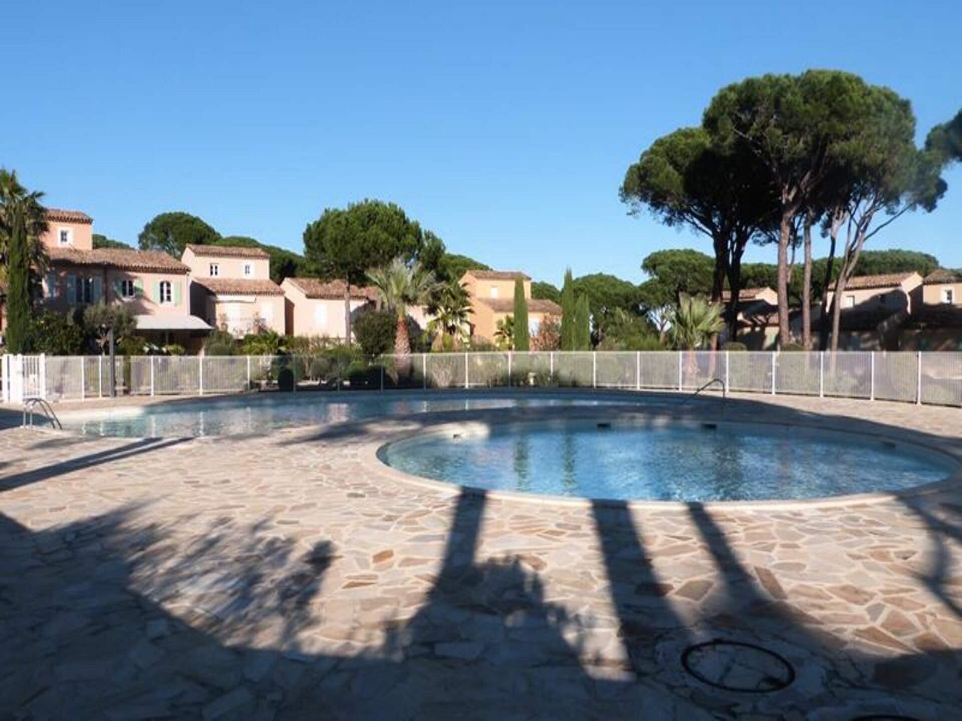 Ruim halfvrijstaand vakantiehuis voor 7 personen met tuin, vlakbij Saint-Tropez - foto 17