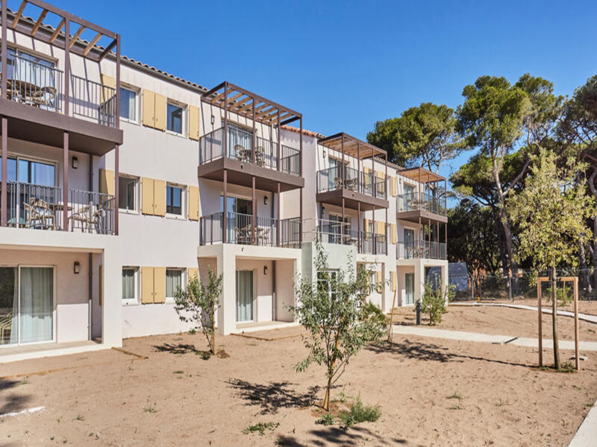 Modern appartement voor 6 aan de Côte d'Azur met zwembad, vlakbij strand - foto 11