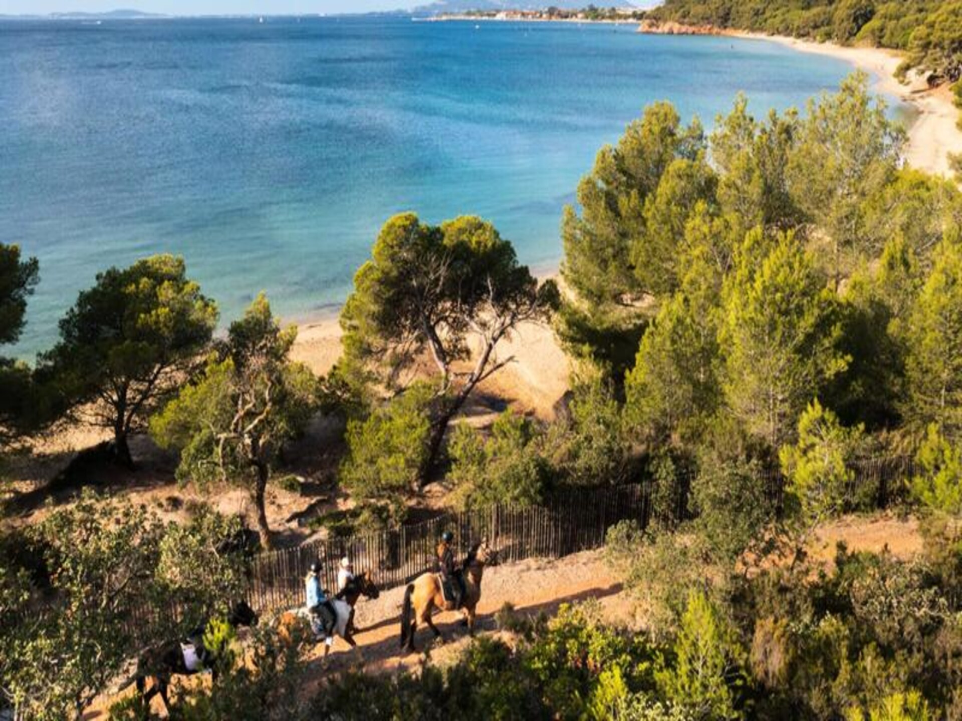 Provençaalse villa met zwembad en uitzicht op de heuvels bij La Londe les Maures - foto 28