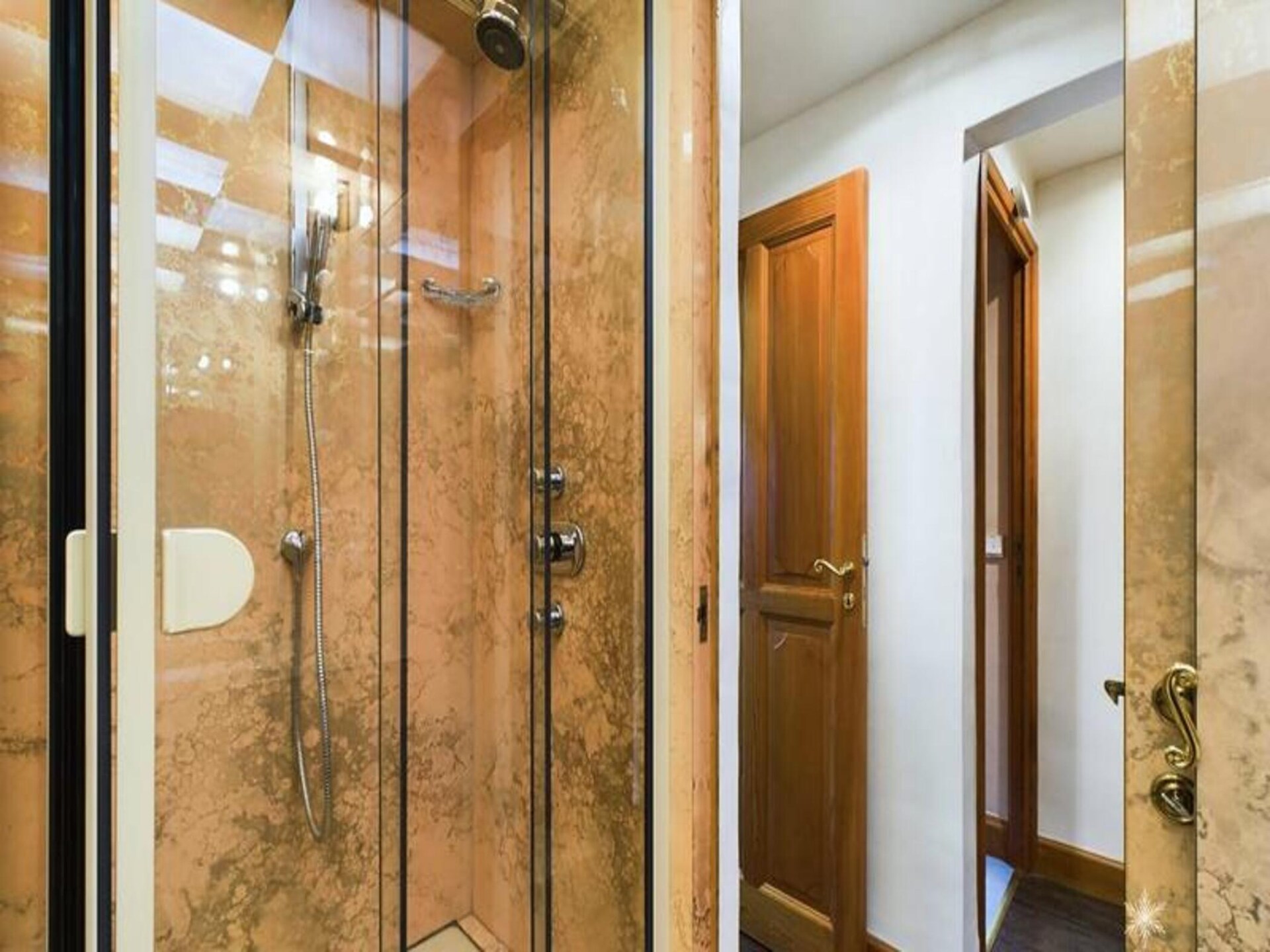 Ruim 8-persoons appartement in Montvalezan, direct bij de piste - foto 30