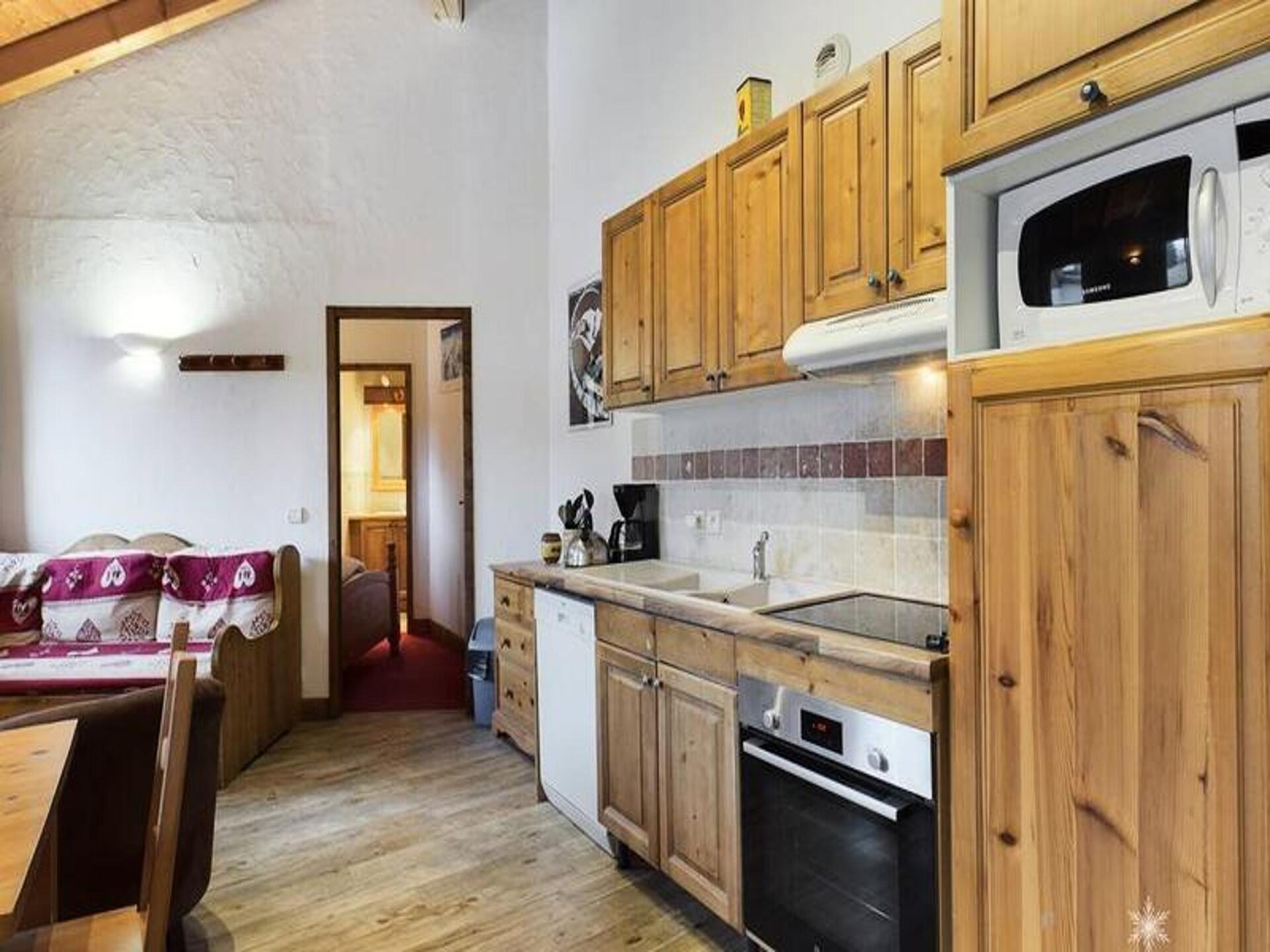 Ruim appartement in hartje skigebied met parkeerplaats, 150m van de piste - foto 8