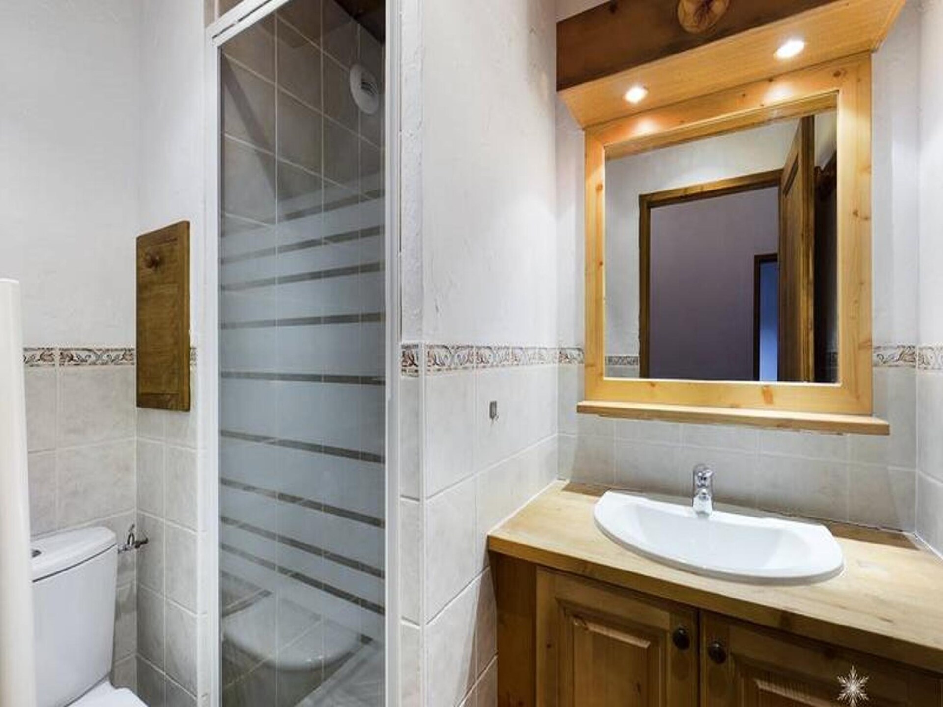 Ruim appartement in hartje skigebied met parkeerplaats, 150m van de piste - foto 18