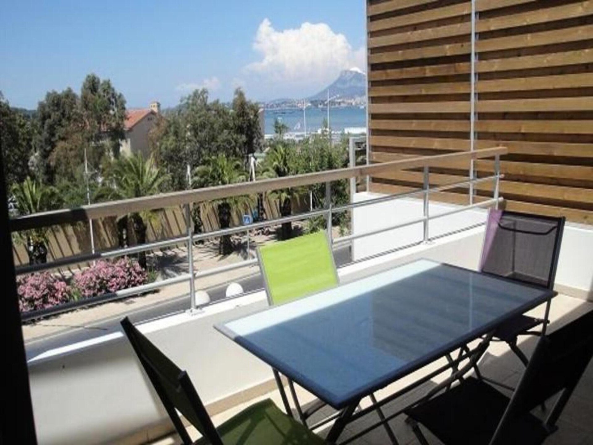 Modern appartement met zeezicht in hartje Les Sablettes, Côte d'Azur - foto 20