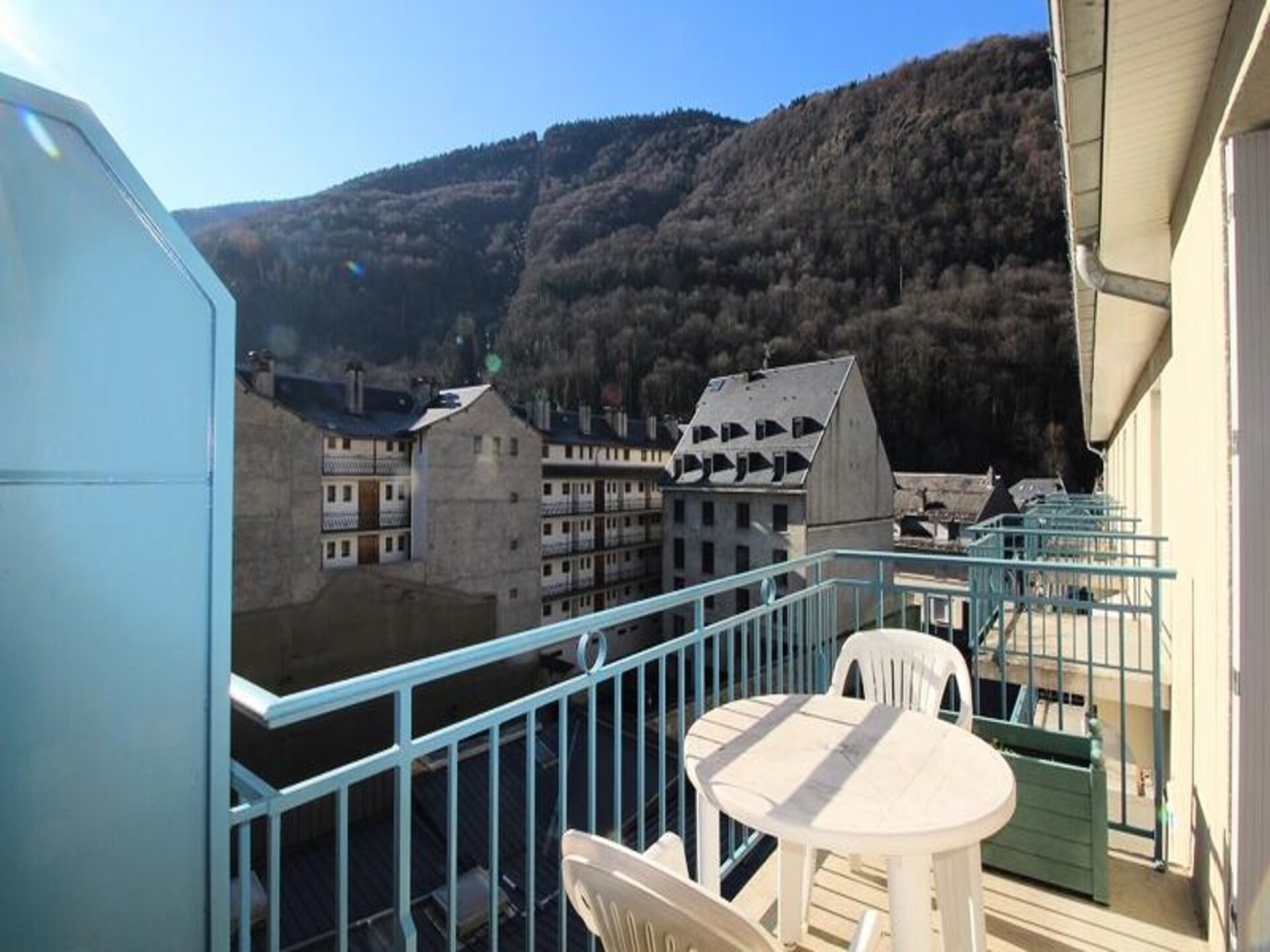 Zonnig appartement op de 5e verdieping met bergzicht en balkon in Bagnères-de-Luchon - foto 1