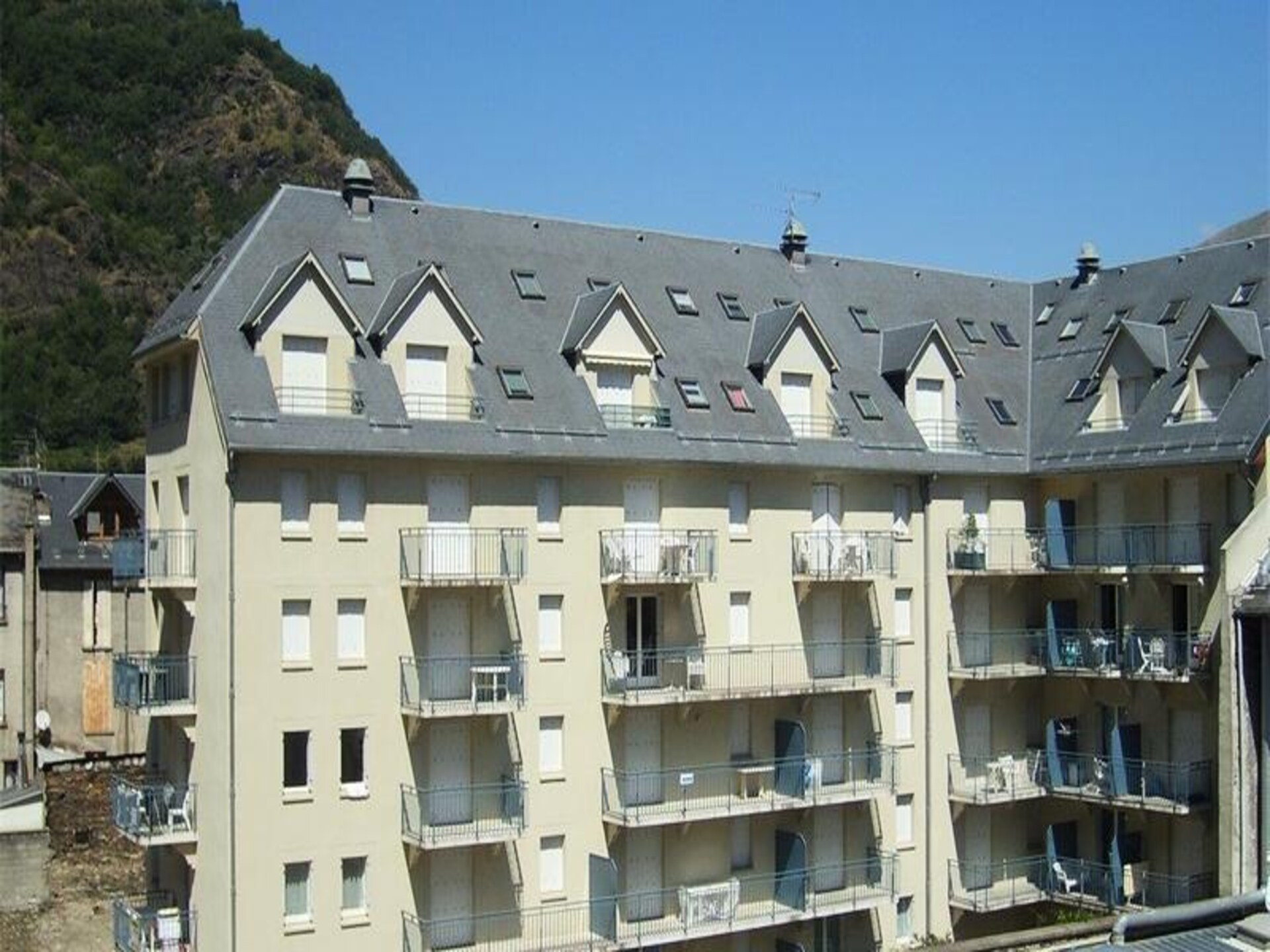 Zonnig appartement op de 5e verdieping met bergzicht en balkon in Bagnères-de-Luchon - foto 5