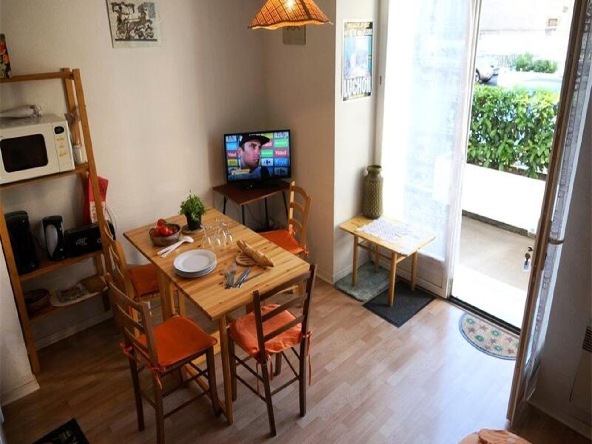 Zonnig appartement in Bagnères-de-Luchon met tuin op het zuiden - foto 1