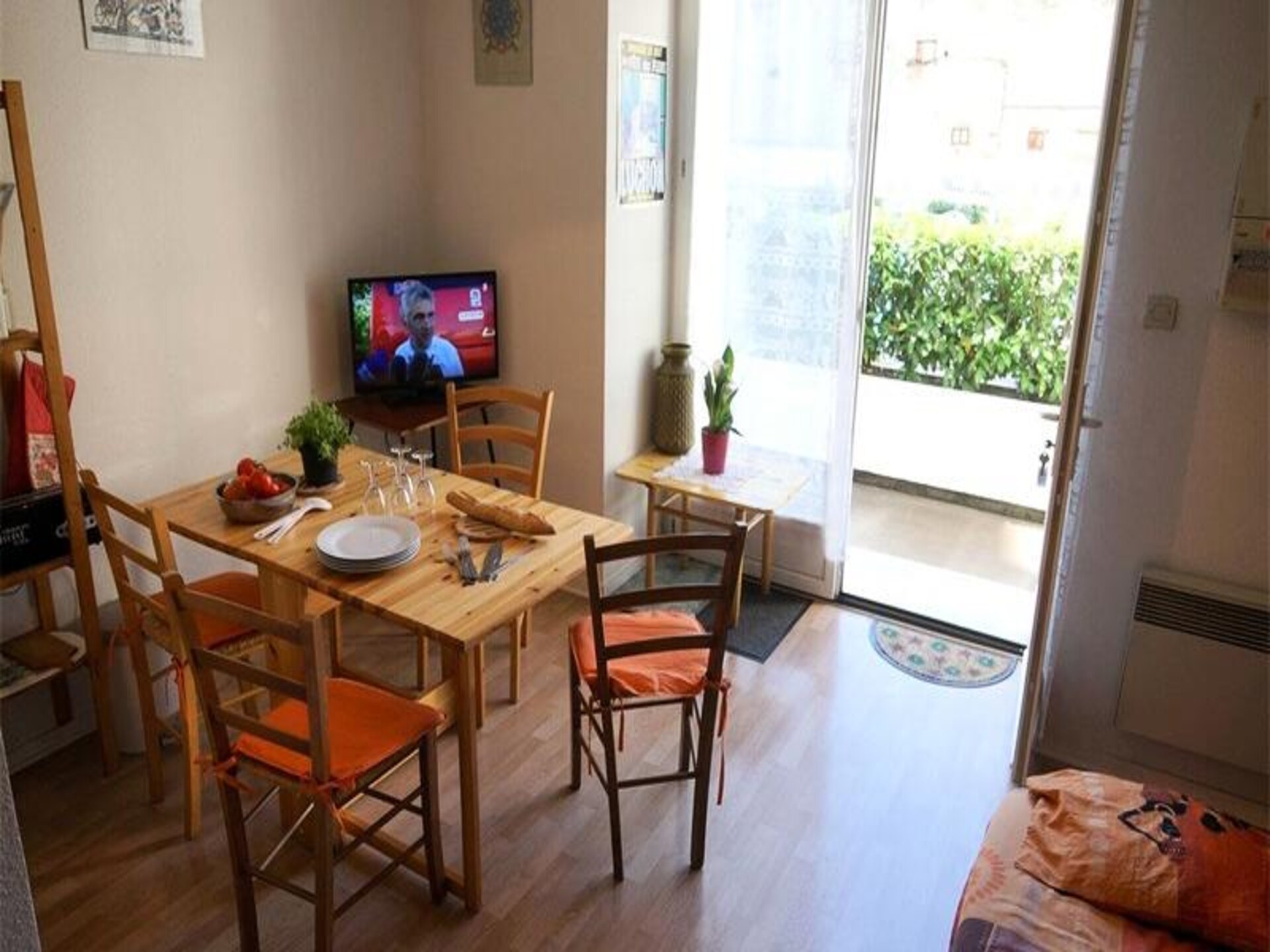 Zonnig appartement in Bagnères-de-Luchon met tuin op het zuiden - foto 8