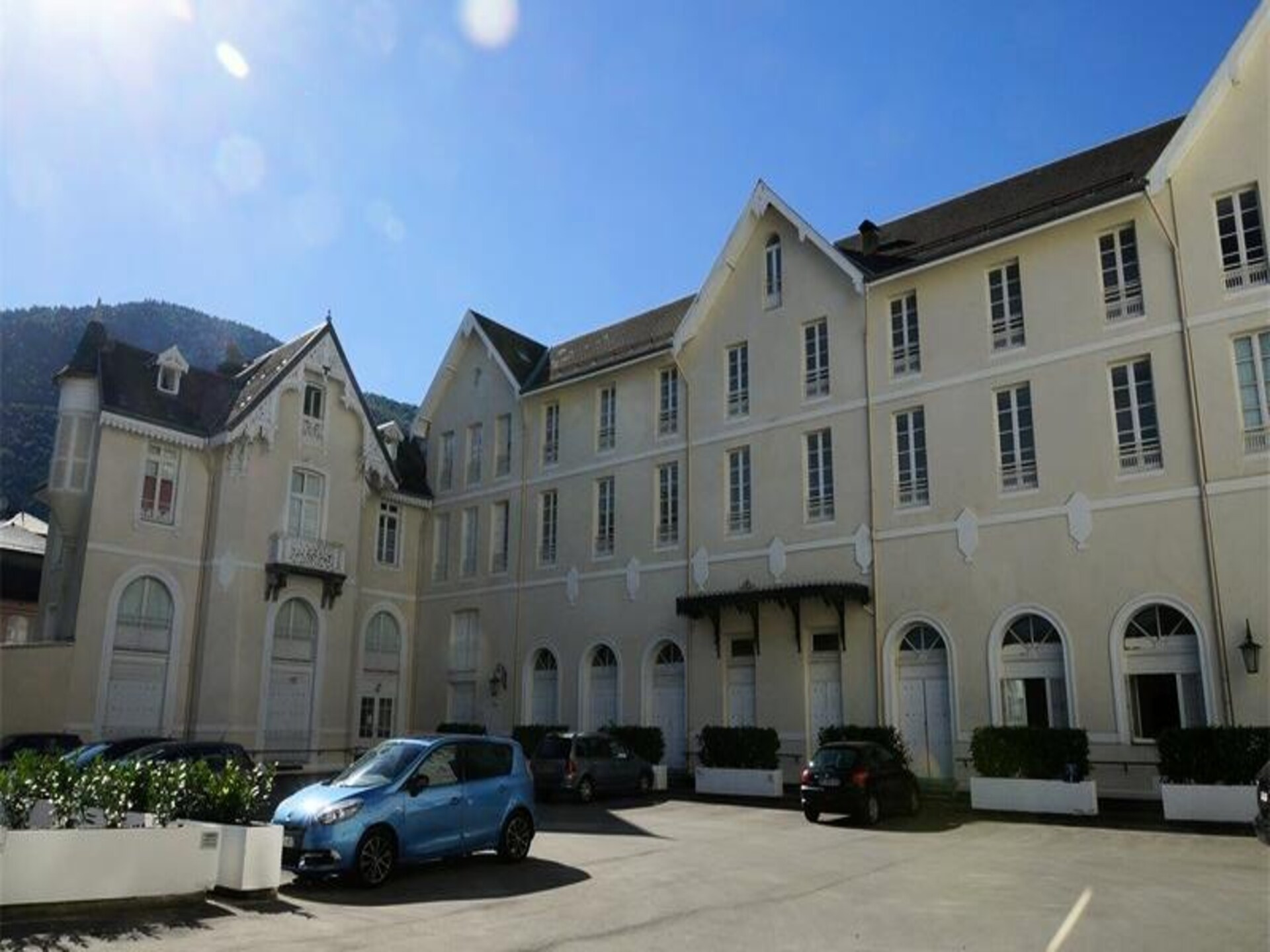 Zonnig appartement in Bagnères-de-Luchon met tuin op het zuiden - foto 13