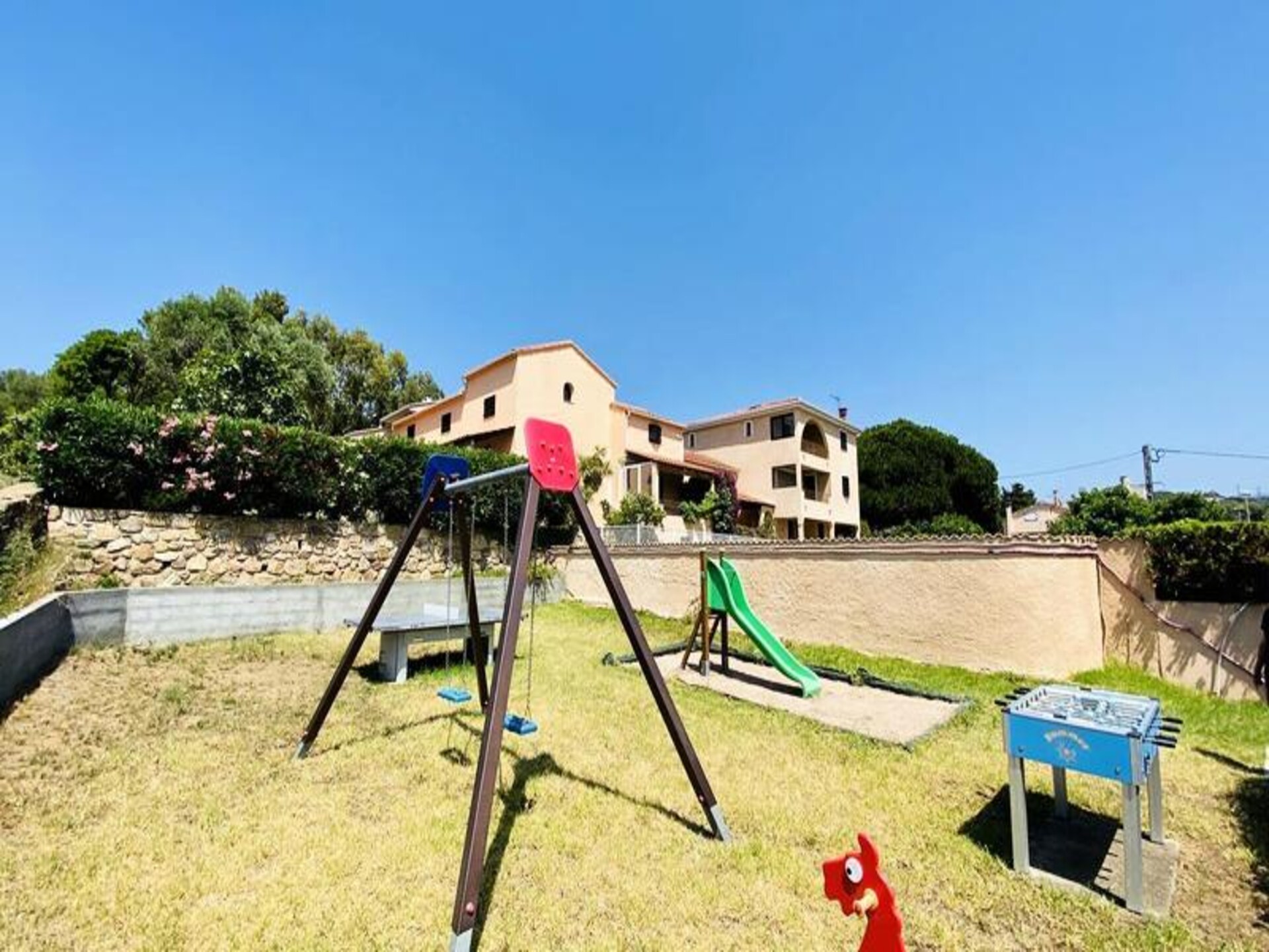 Licht appartement in Propriano met uitzicht op zee, tuin en zwembad - foto 15