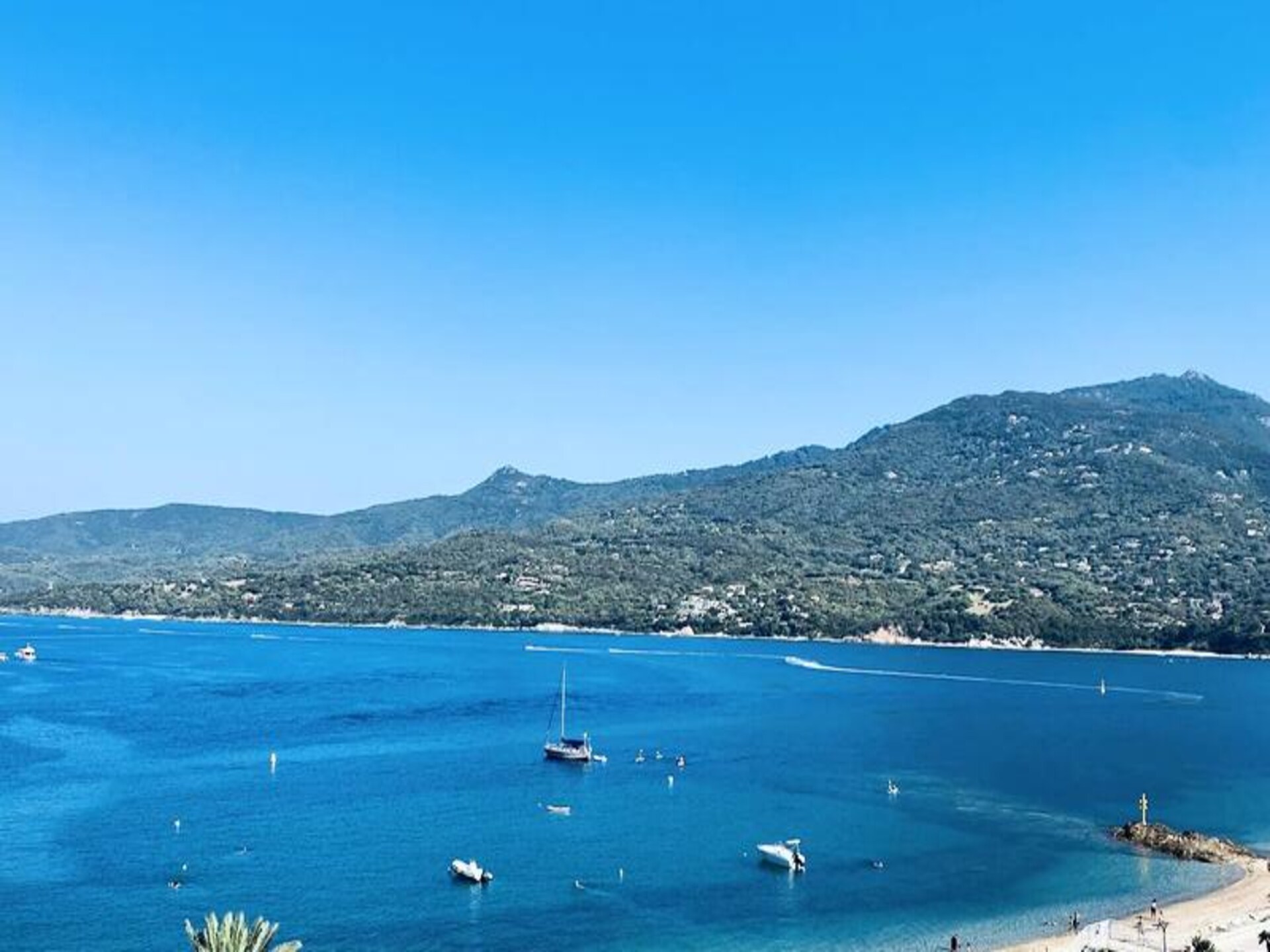 Luxe strandappartement met 3 suites en panoramisch zeezicht in Propriano - foto 25