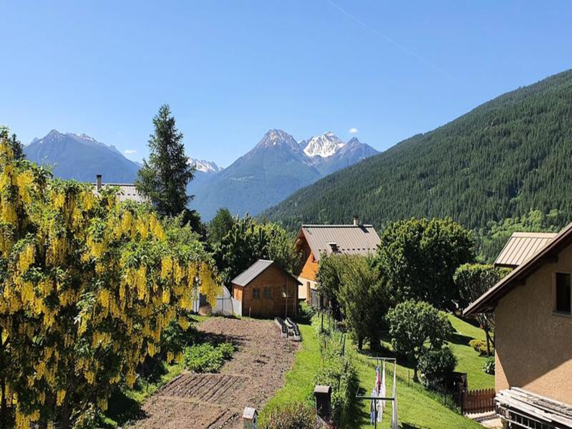 Ruim chaletappartement voor 9 personen met bergzicht in Saint Chaffrey - foto 4