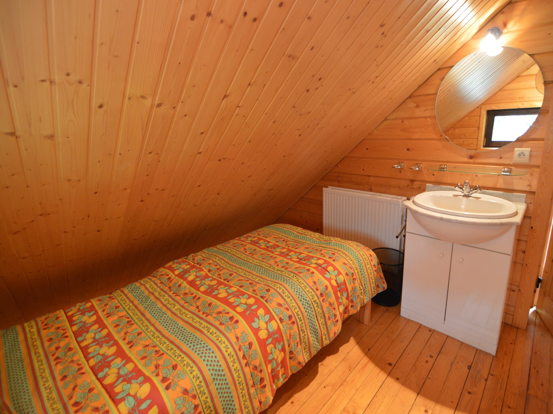Op 1,0 km van de piste: Ruim chalet Névada voor 8 personen in Ovifat - foto 12