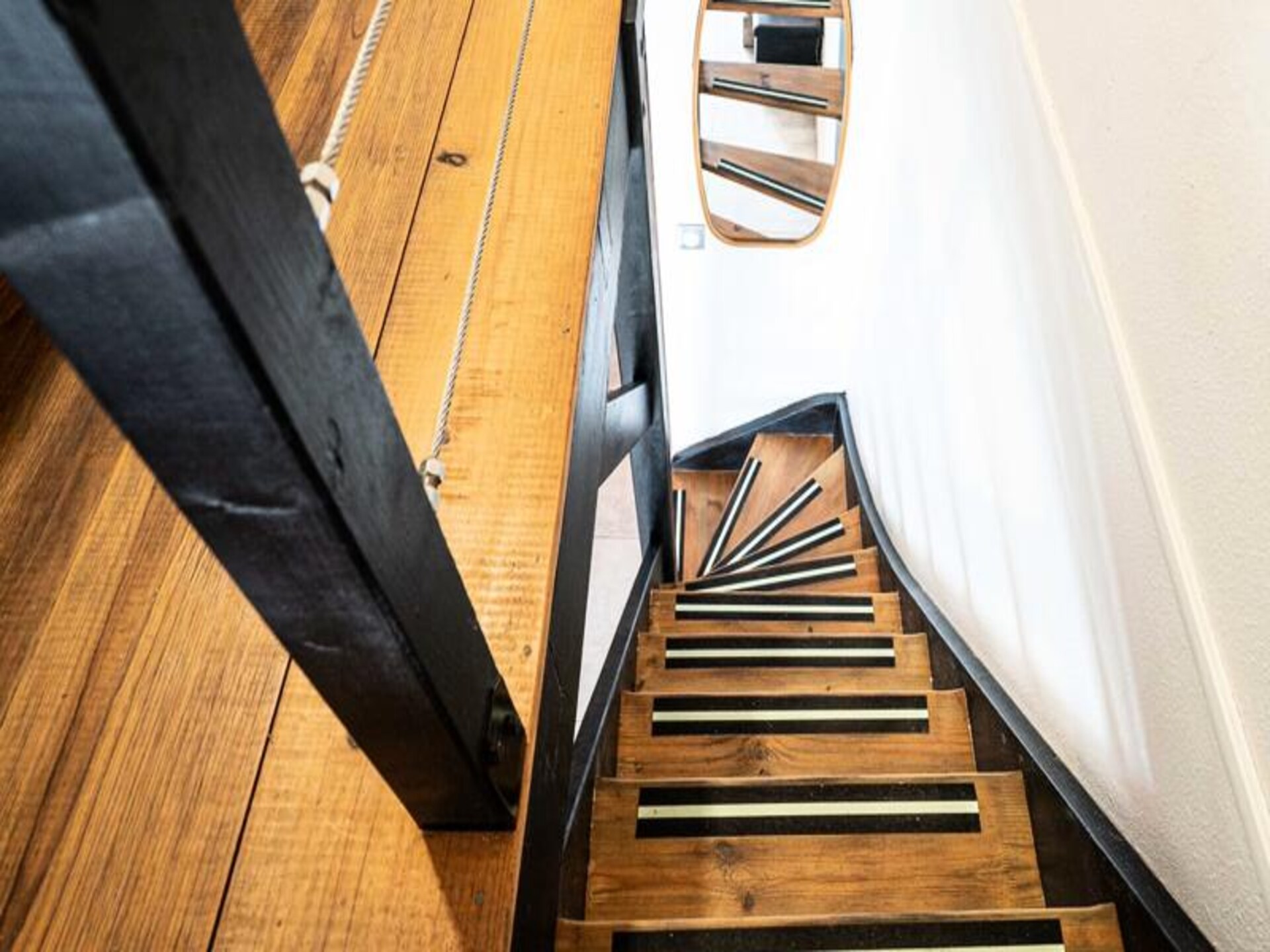 Appartement Honoré: Romantisch verblijf met uitzicht op jachthaven en golfbaan - foto 7