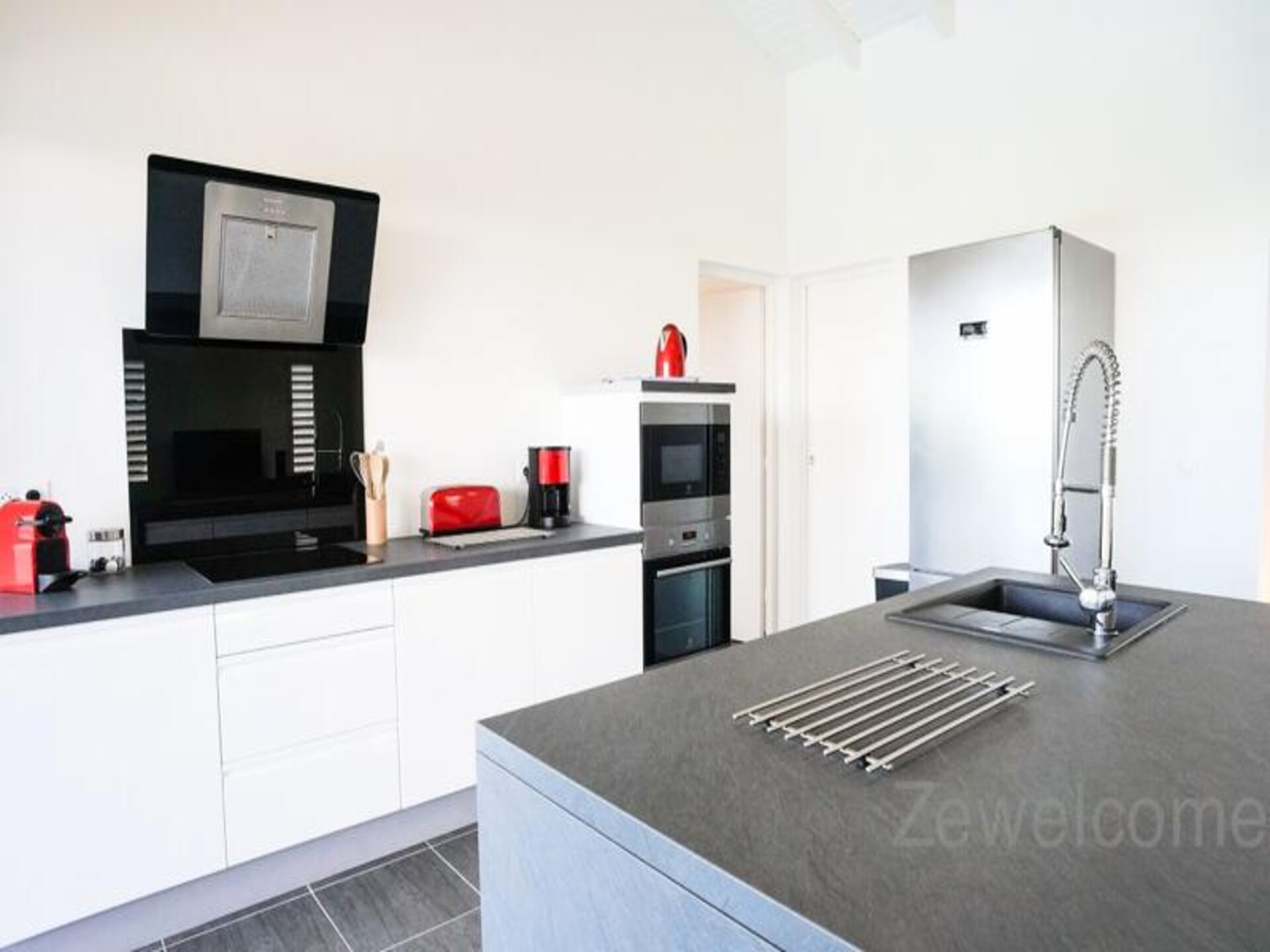 Luxe villa met 4 suites, privézwembad en tuin op 3 minuten van het strand - foto 9