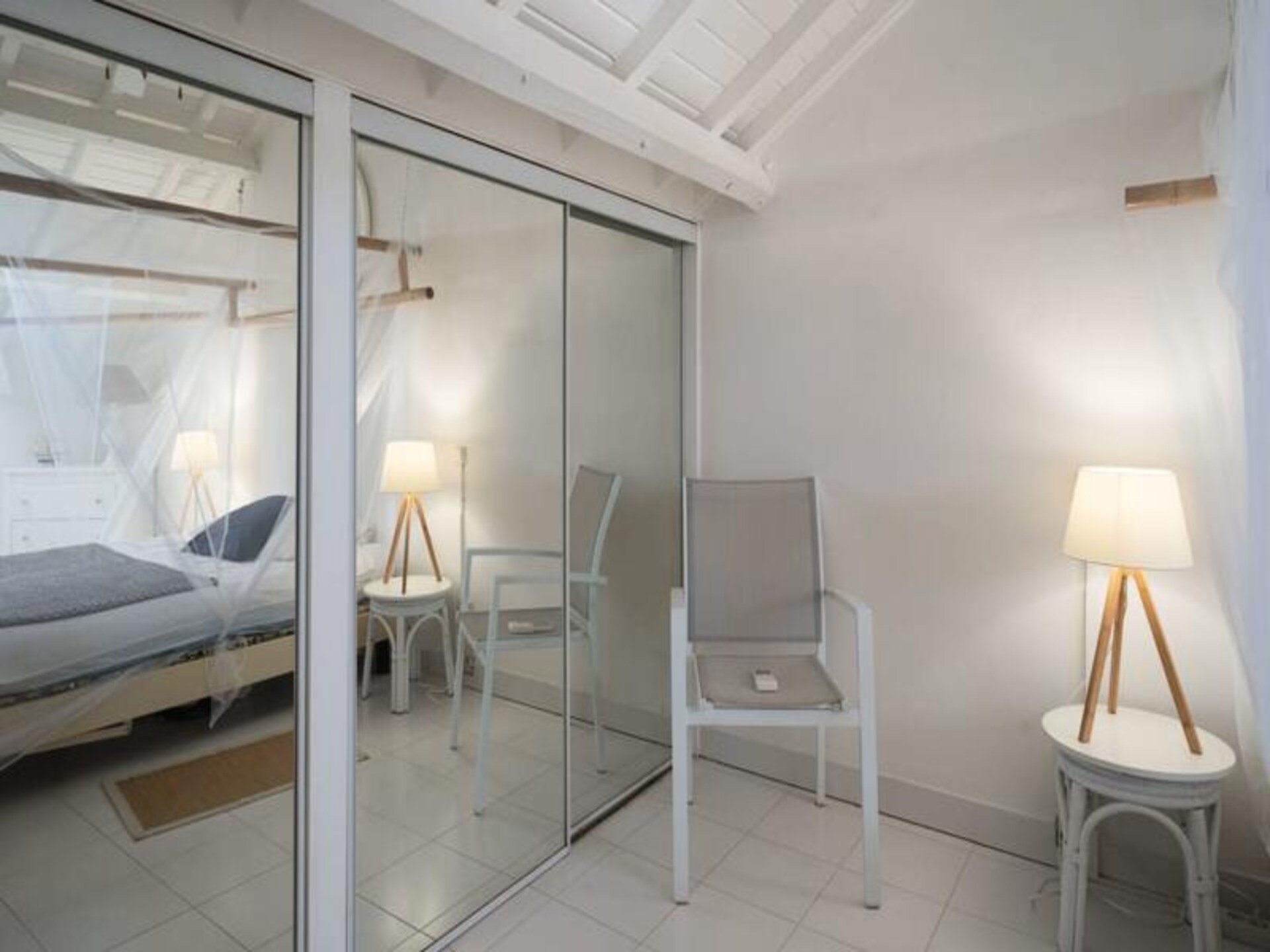 Licht appartement aan jachthaven Saint-François met zwembaden - foto 17