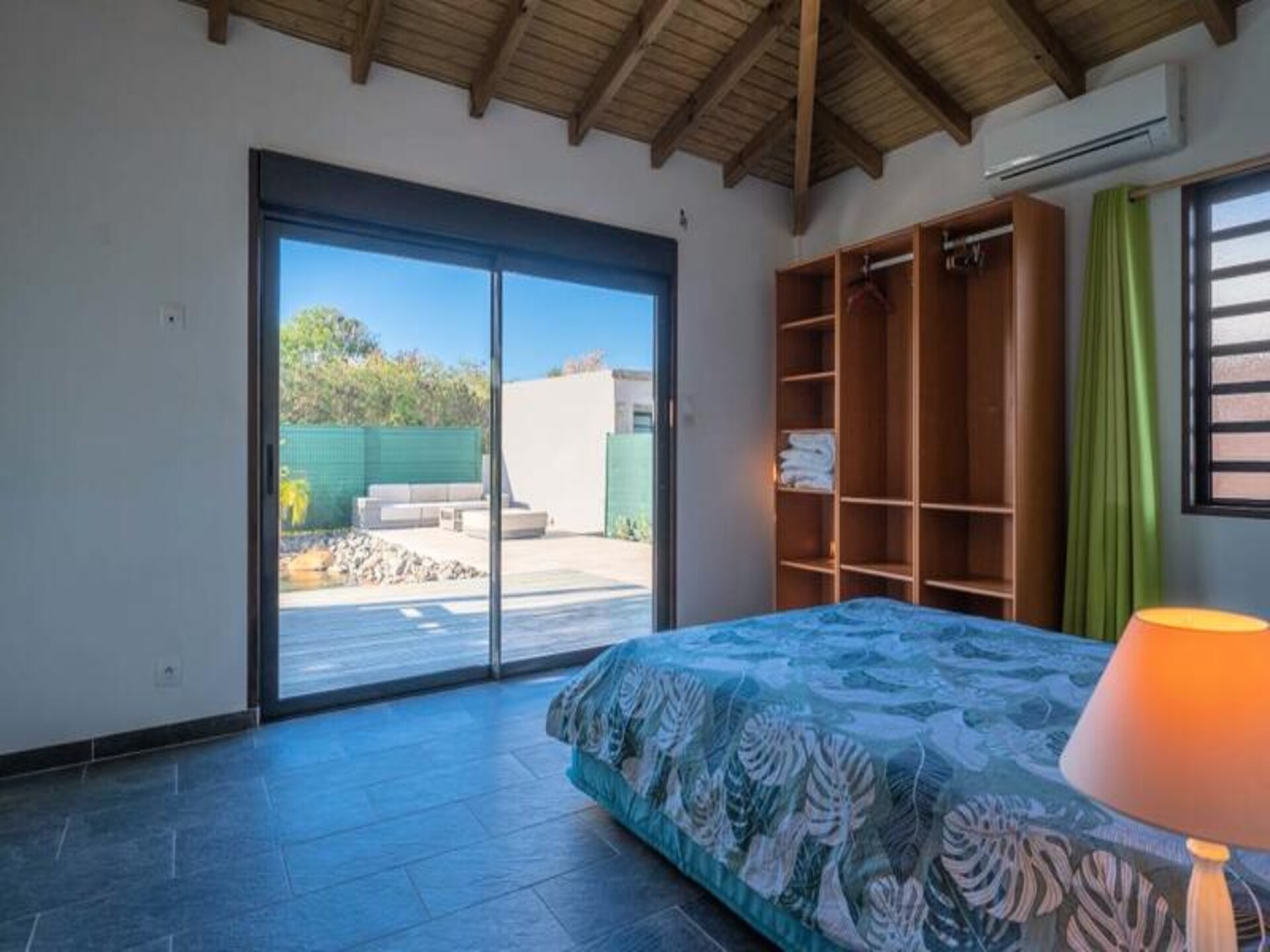 Villa Des Rochers: Unieke woning met natuurlijk zwembad op 3 km van strand - foto 19
